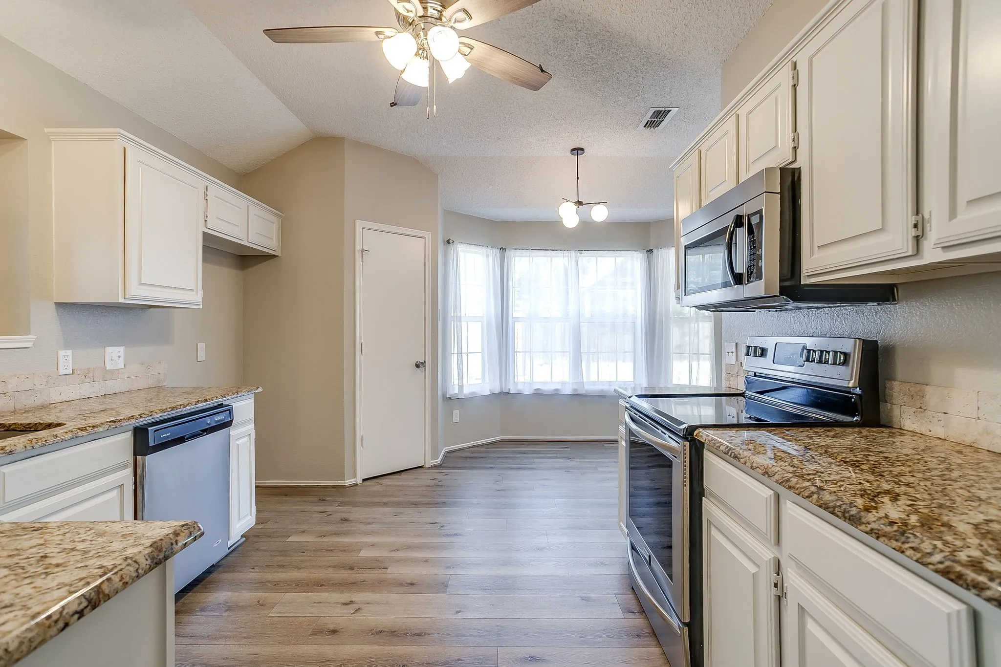 Single Family Residence For Sale in Tarrant County , 5024 Prairie Creek Trail, Fort Worth, Texas 76179, 3 Bedroom, 2 Bathroom, 2 Garage spaces, 1,540 Sqft, built in 1993, mls#21409359, Real Estate Agent in Fort Worth, Homes For Sale in Tarrant county, Homes For Sale in Fort Worth, Realtor in Fort Worth Texas, Real Estate Brokerage Independent Realty Texas, Luminita Cordes Realtor