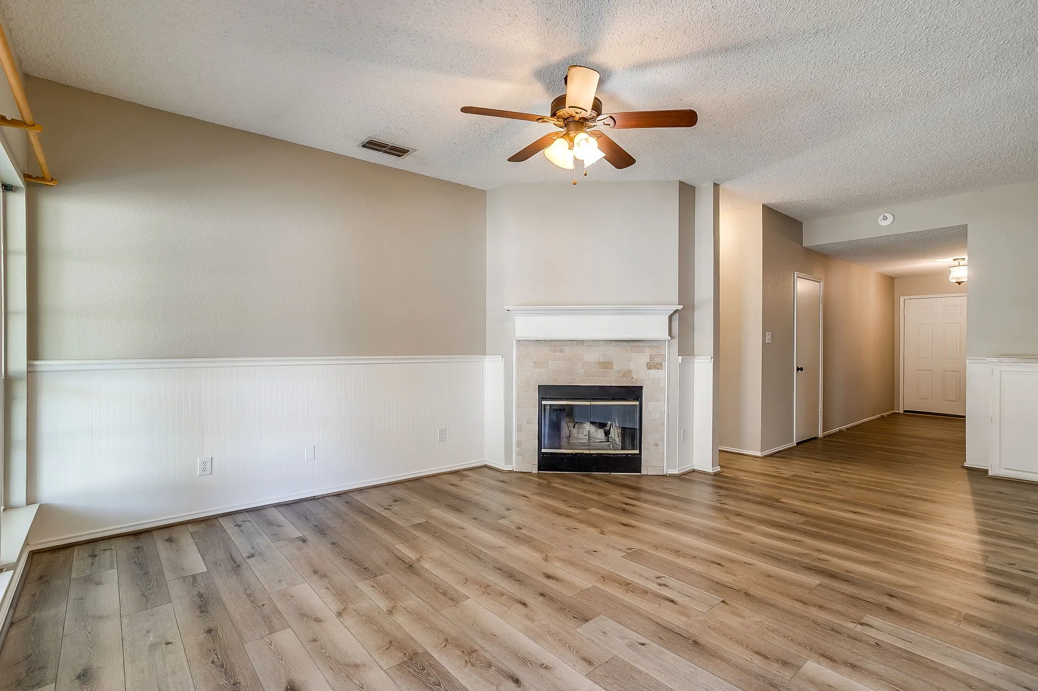 Single Family Residence For Sale in Tarrant County , 5024 Prairie Creek Trail, Fort Worth, Texas 76179, 3 Bedroom, 2 Bathroom, 2 Garage spaces, 1,540 Sqft, built in 1993, mls#21409359, Real Estate Agent in Fort Worth, Homes For Sale in Tarrant county, Homes For Sale in Fort Worth, Realtor in Fort Worth Texas, Real Estate Brokerage Independent Realty Texas, Luminita Cordes Realtor