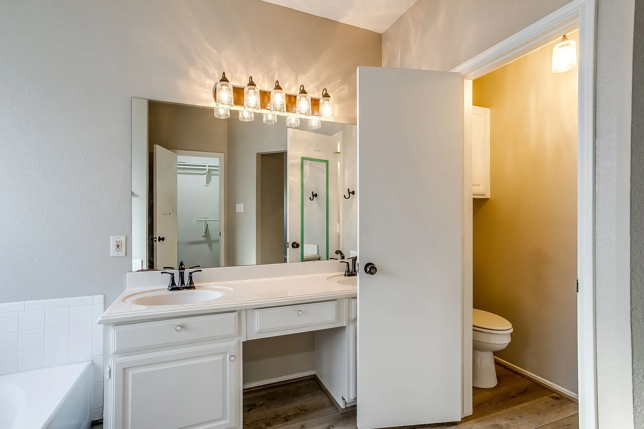 Single Family Residence For Sale in Tarrant County , 5024 Prairie Creek Trail, Fort Worth, Texas 76179, 3 Bedroom, 2 Bathroom, 2 Garage spaces, 1,540 Sqft, built in 1993, mls#21409359, Real Estate Agent in Fort Worth, Homes For Sale in Tarrant county, Homes For Sale in Fort Worth, Realtor in Fort Worth Texas, Real Estate Brokerage Independent Realty Texas, Luminita Cordes Realtor