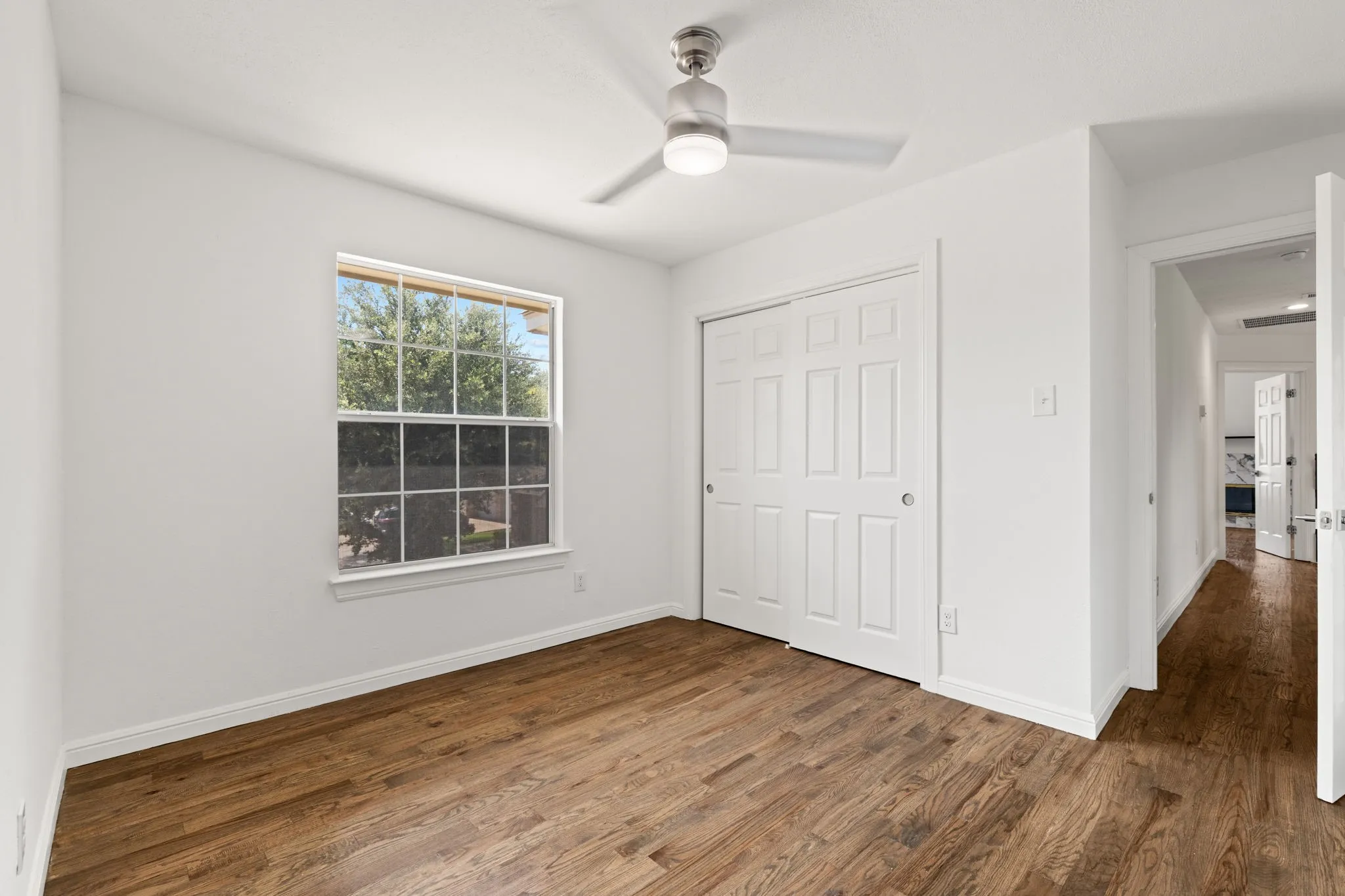 Single Family Residence For Rent in Dallas County , 9418 Blue Jay Way, Irving, Texas 75063, 3 Bedroom, 3 Bathroom, 2 Garage spaces, 1,853 Sqft, built in 1989, mls#21409204, Real Estate Agent in Irving, Homes For Rent in Dallas county, Homes For Rent in Irving, Realtor in Irving Texas, Real Estate Brokerage Independent Realty Texas, Luminita Cordes Realtor