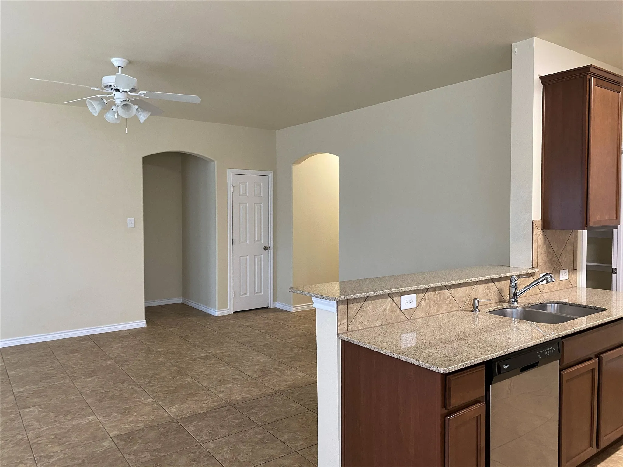 Single Family Residence For Rent in Denton County , 247 Pine Crest Drive, Justin, Texas 76247, 3 Bedroom, 2 Bathroom, 2 Garage spaces, 1,512 Sqft, built in 2012, mls#21409345, Real Estate Agent in Justin, Homes For Rent in Denton county, Homes For Rent in Justin, Realtor in Justin Texas, Real Estate Brokerage Independent Realty Texas, Luminita Cordes Realtor