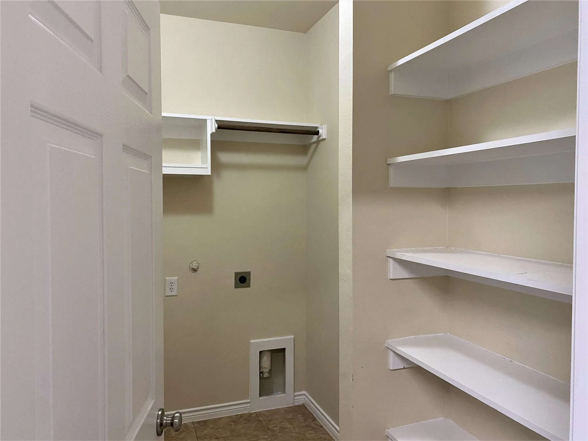 Single Family Residence For Rent in Denton County , 247 Pine Crest Drive, Justin, Texas 76247, 3 Bedroom, 2 Bathroom, 2 Garage spaces, 1,512 Sqft, built in 2012, mls#21409345, Real Estate Agent in Justin, Homes For Rent in Denton county, Homes For Rent in Justin, Realtor in Justin Texas, Real Estate Brokerage Independent Realty Texas, Luminita Cordes Realtor