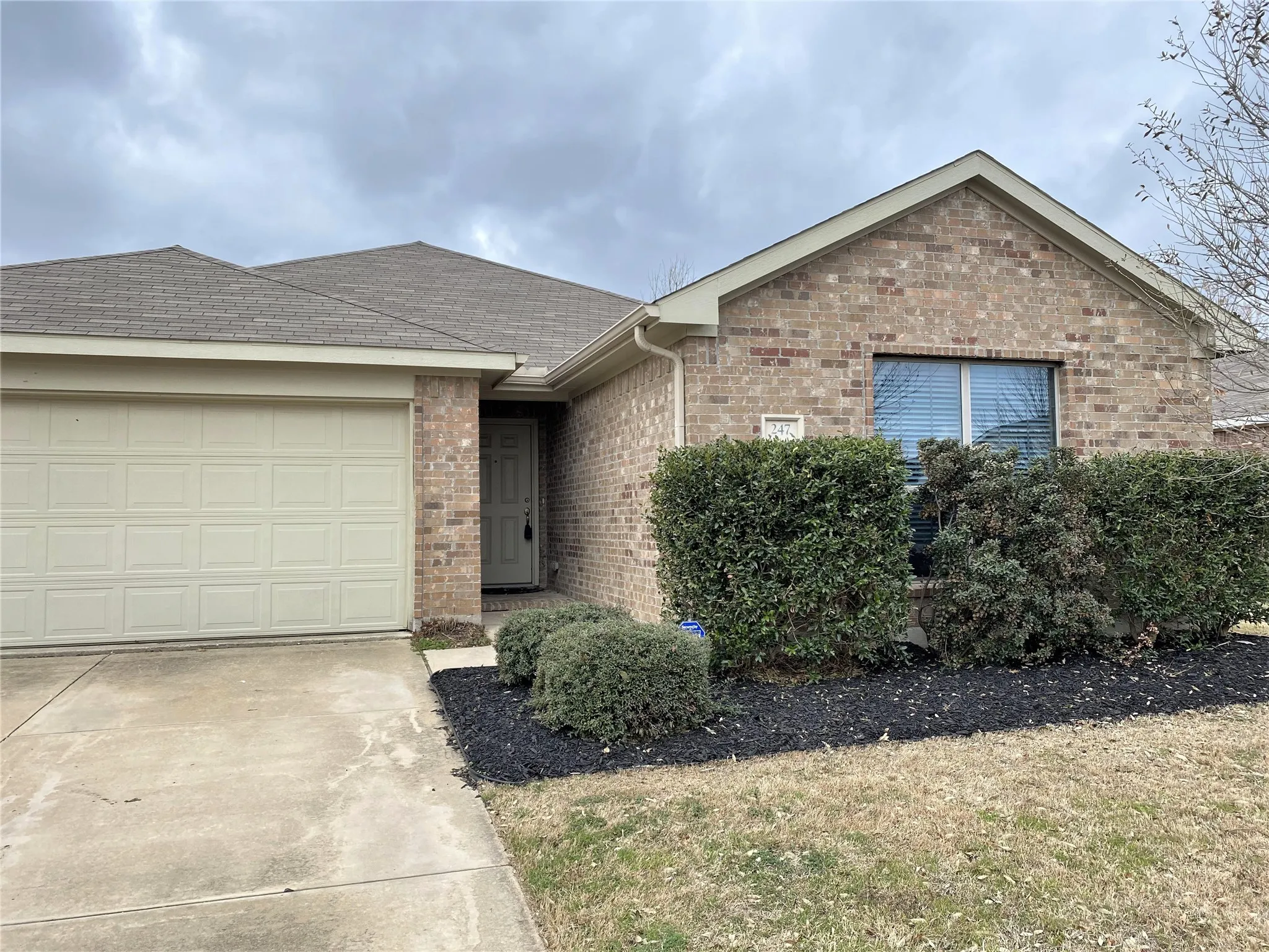 Single Family Residence For Rent