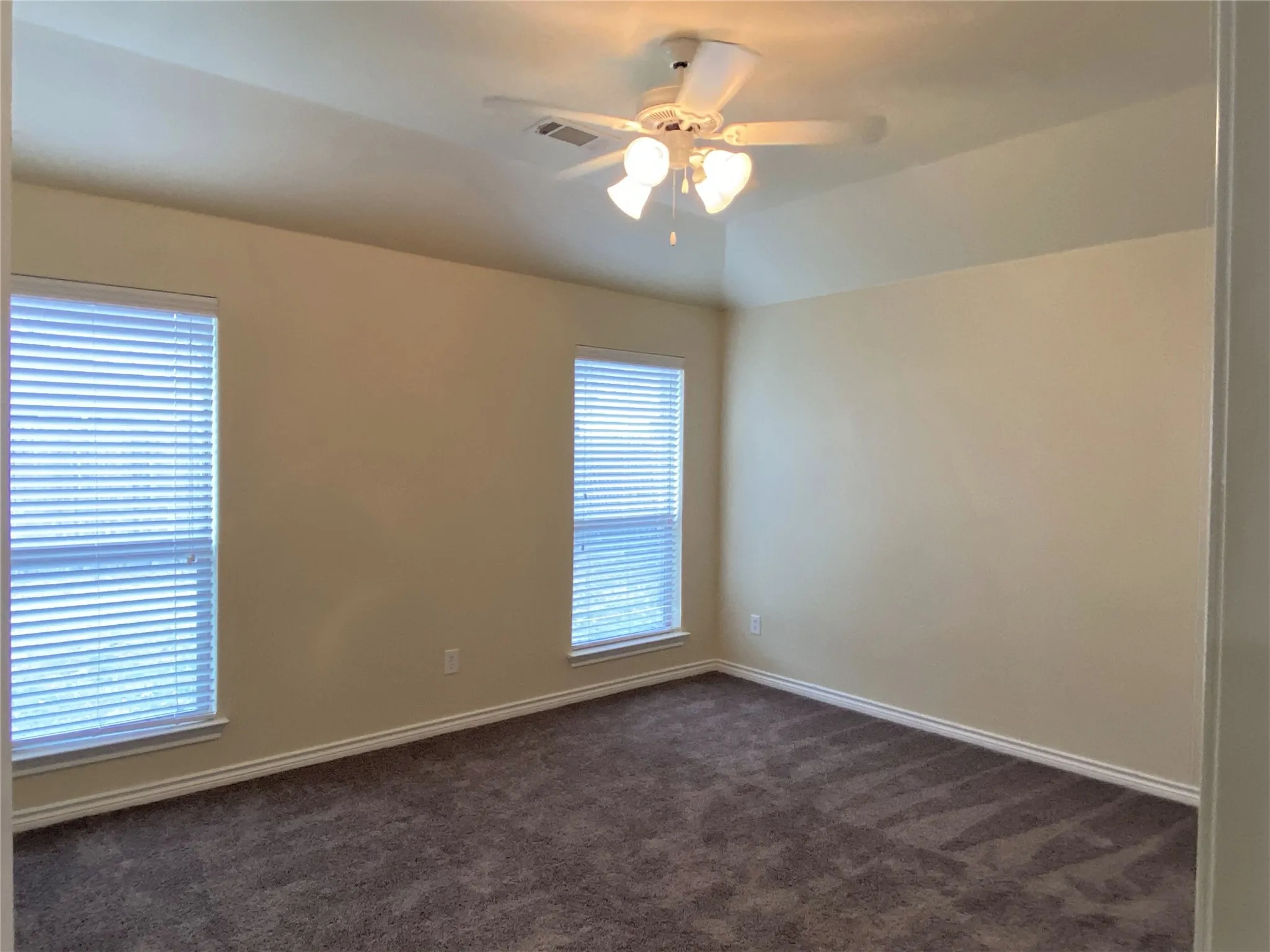 Single Family Residence For Rent in Denton County , 247 Pine Crest Drive, Justin, Texas 76247, 3 Bedroom, 2 Bathroom, 2 Garage spaces, 1,512 Sqft, built in 2012, mls#21409345, Real Estate Agent in Justin, Homes For Rent in Denton county, Homes For Rent in Justin, Realtor in Justin Texas, Real Estate Brokerage Independent Realty Texas, Luminita Cordes Realtor