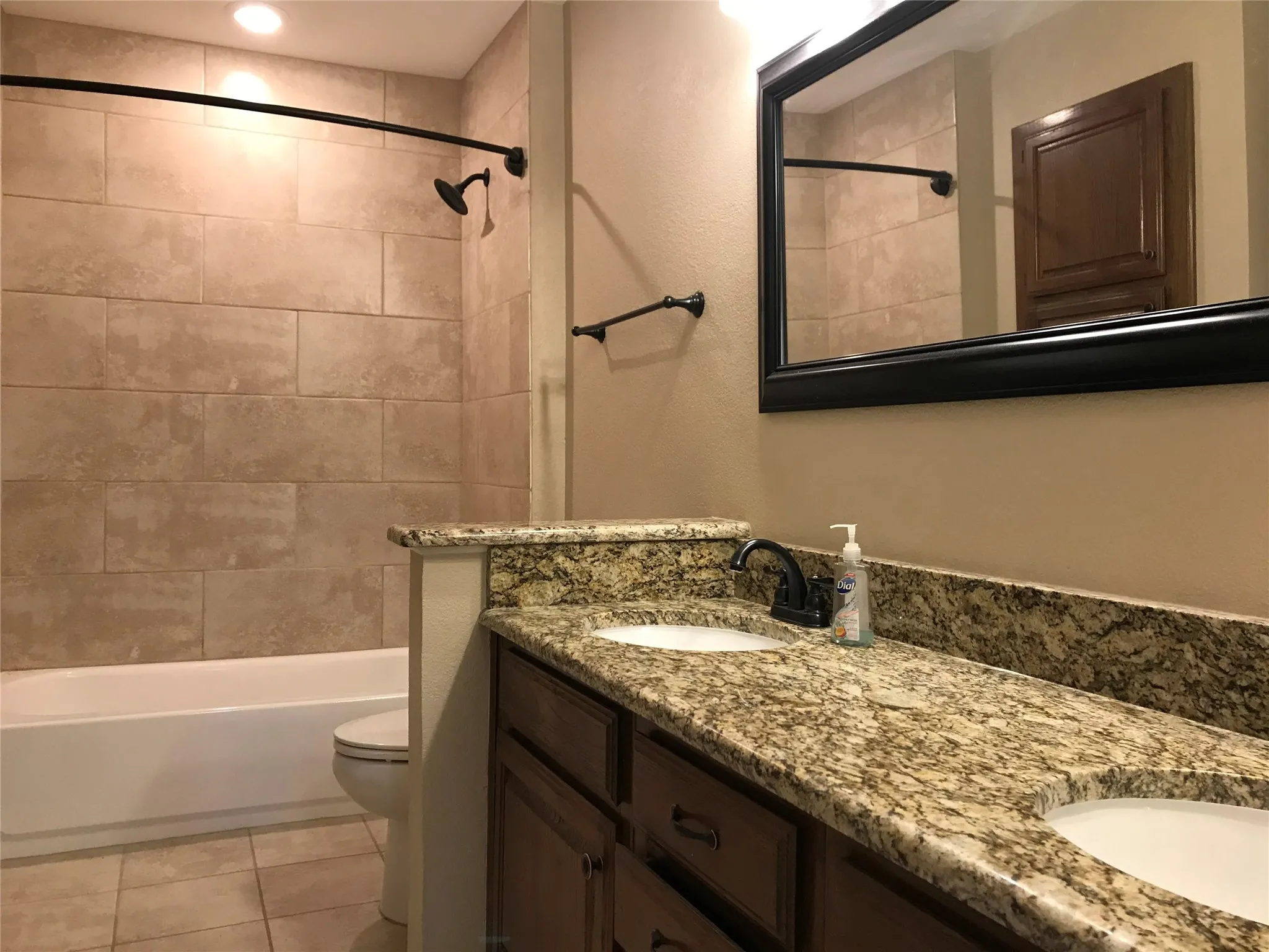 Condominium For Rent in Tarrant County , 1101 Calico Lane 1420, Arlington, Texas 76011, 1 Bedroom, 1 Bathroom, Garage spaces, 792 Sqft, built in 1981, mls#21409373, Real Estate Agent in Arlington, Homes For Rent in Tarrant county, Homes For Rent in Arlington, Realtor in Arlington Texas, Real Estate Brokerage Independent Realty Texas, Luminita Cordes Realtor
