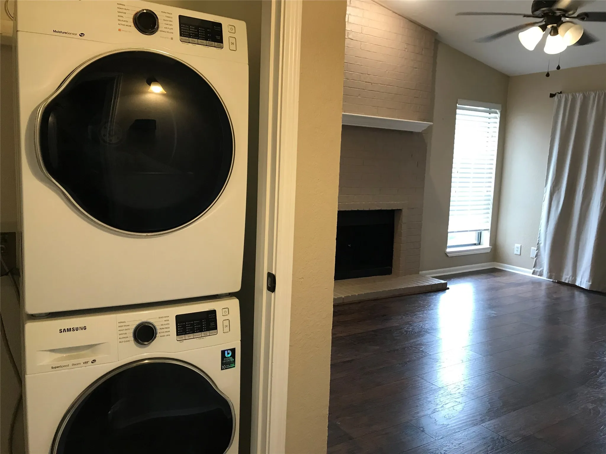 Condominium For Rent in Tarrant County , 1101 Calico Lane 1420, Arlington, Texas 76011, 1 Bedroom, 1 Bathroom, Garage spaces, 792 Sqft, built in 1981, mls#21409373, Real Estate Agent in Arlington, Homes For Rent in Tarrant county, Homes For Rent in Arlington, Realtor in Arlington Texas, Real Estate Brokerage Independent Realty Texas, Luminita Cordes Realtor