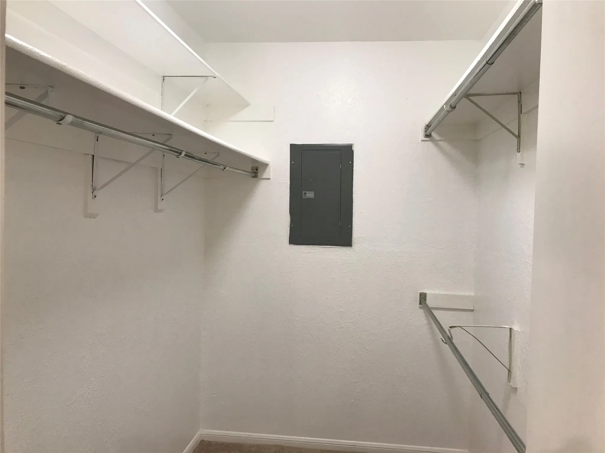 Condominium For Rent in Tarrant County , 1101 Calico Lane 1420, Arlington, Texas 76011, 1 Bedroom, 1 Bathroom, Garage spaces, 792 Sqft, built in 1981, mls#21409373, Real Estate Agent in Arlington, Homes For Rent in Tarrant county, Homes For Rent in Arlington, Realtor in Arlington Texas, Real Estate Brokerage Independent Realty Texas, Luminita Cordes Realtor