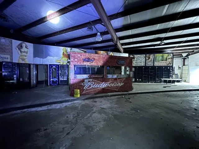 Warehouse For Sale in Titus County , 8299 W US Highway 67, Winfield, Texas 75455, 0, 0, Garage spaces, 0 Sqft, built in 2008, mls#21409364, Real Estate Agent in Winfield, Homes For Sale in Titus county, Homes For Sale in Winfield, Realtor in Winfield Texas, Real Estate Brokerage Independent Realty Texas, Luminita Cordes Realtor