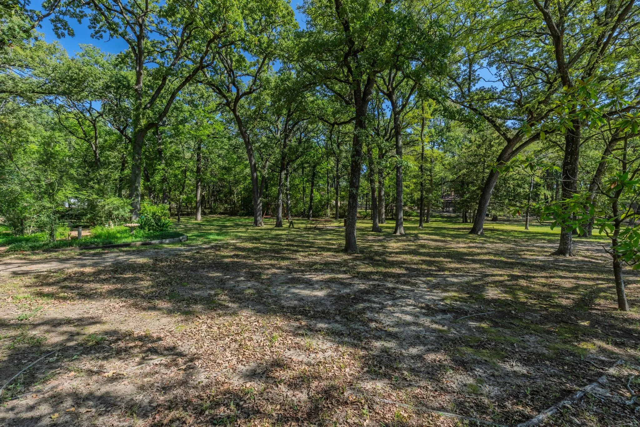 Single Family Residence For Sale in Hunt County , 703 Private Road 3141, Greenville, Texas 75402, 3 Bedroom, 2 Bathroom, 2 Garage spaces, 1,863 Sqft, built in 1980, mls#21409097, Real Estate Agent in Greenville, Homes For Sale in Hunt county, Homes For Sale in Greenville, Realtor in Greenville Texas, Real Estate Brokerage Independent Realty Texas, Luminita Cordes Realtor