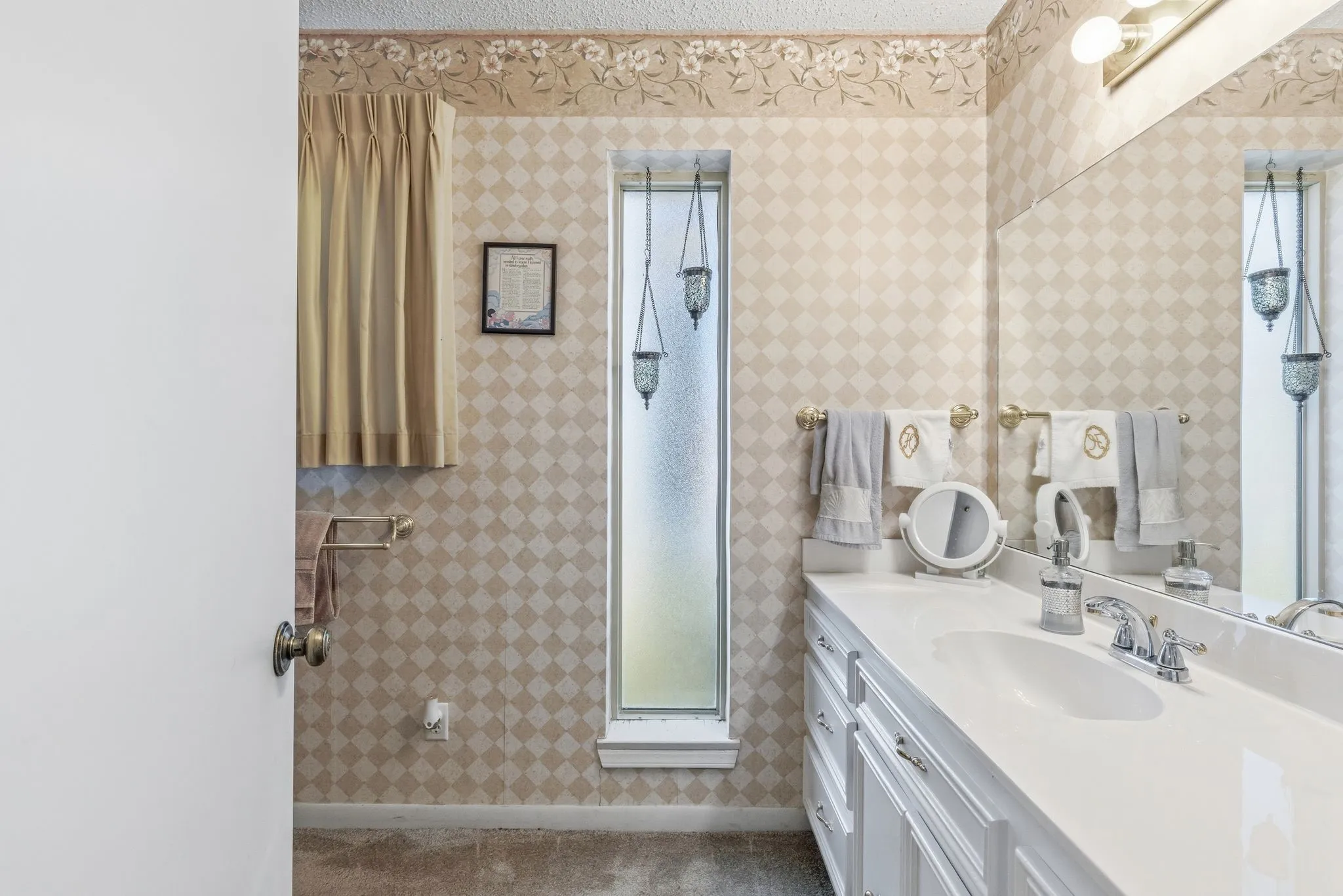Single Family Residence For Sale in Hunt County , 703 Private Road 3141, Greenville, Texas 75402, 3 Bedroom, 2 Bathroom, 2 Garage spaces, 1,863 Sqft, built in 1980, mls#21409097, Real Estate Agent in Greenville, Homes For Sale in Hunt county, Homes For Sale in Greenville, Realtor in Greenville Texas, Real Estate Brokerage Independent Realty Texas, Luminita Cordes Realtor