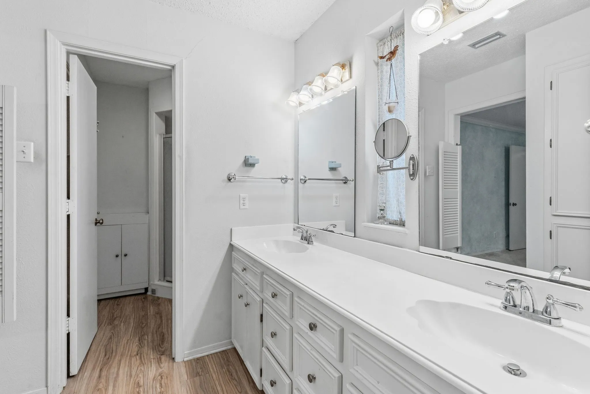 Single Family Residence For Sale in Hunt County , 703 Private Road 3141, Greenville, Texas 75402, 3 Bedroom, 2 Bathroom, 2 Garage spaces, 1,863 Sqft, built in 1980, mls#21409097, Real Estate Agent in Greenville, Homes For Sale in Hunt county, Homes For Sale in Greenville, Realtor in Greenville Texas, Real Estate Brokerage Independent Realty Texas, Luminita Cordes Realtor