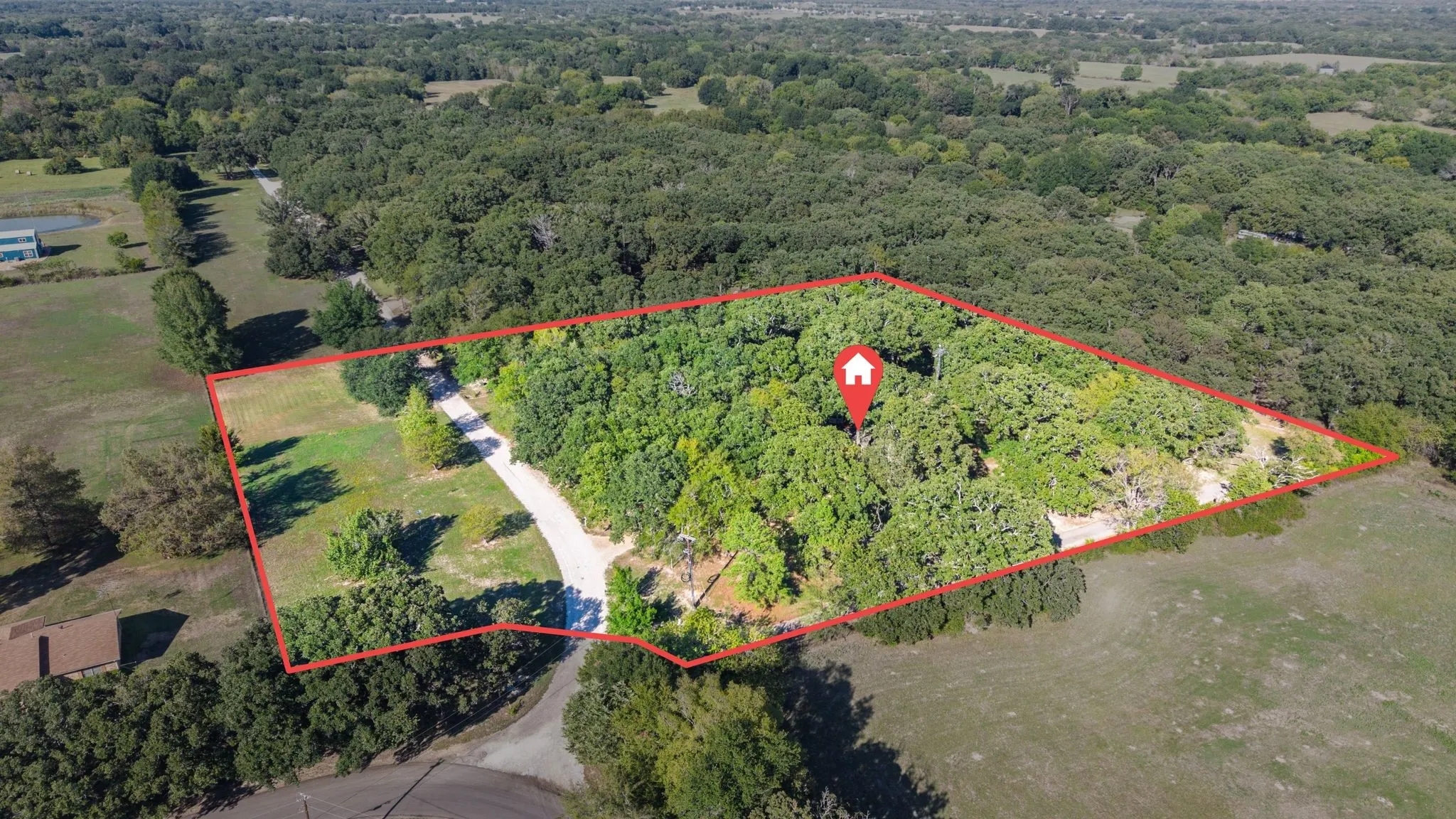 Single Family Residence For Sale in Hunt County , 703 Private Road 3141, Greenville, Texas 75402, 3 Bedroom, 2 Bathroom, 2 Garage spaces, 1,863 Sqft, built in 1980, mls#21409097, Real Estate Agent in Greenville, Homes For Sale in Hunt county, Homes For Sale in Greenville, Realtor in Greenville Texas, Real Estate Brokerage Independent Realty Texas, Luminita Cordes Realtor