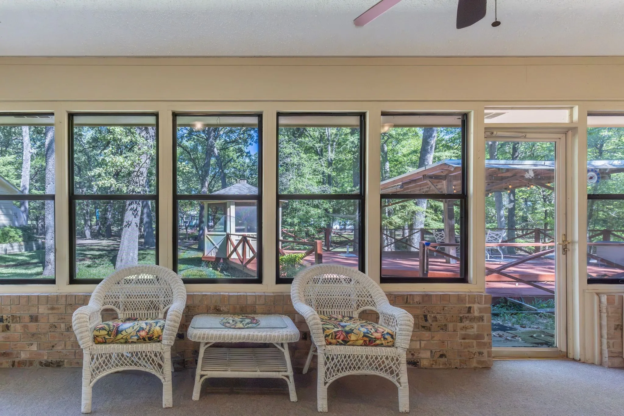 Single Family Residence For Sale in Hunt County , 703 Private Road 3141, Greenville, Texas 75402, 3 Bedroom, 2 Bathroom, 2 Garage spaces, 1,863 Sqft, built in 1980, mls#21409097, Real Estate Agent in Greenville, Homes For Sale in Hunt county, Homes For Sale in Greenville, Realtor in Greenville Texas, Real Estate Brokerage Independent Realty Texas, Luminita Cordes Realtor
