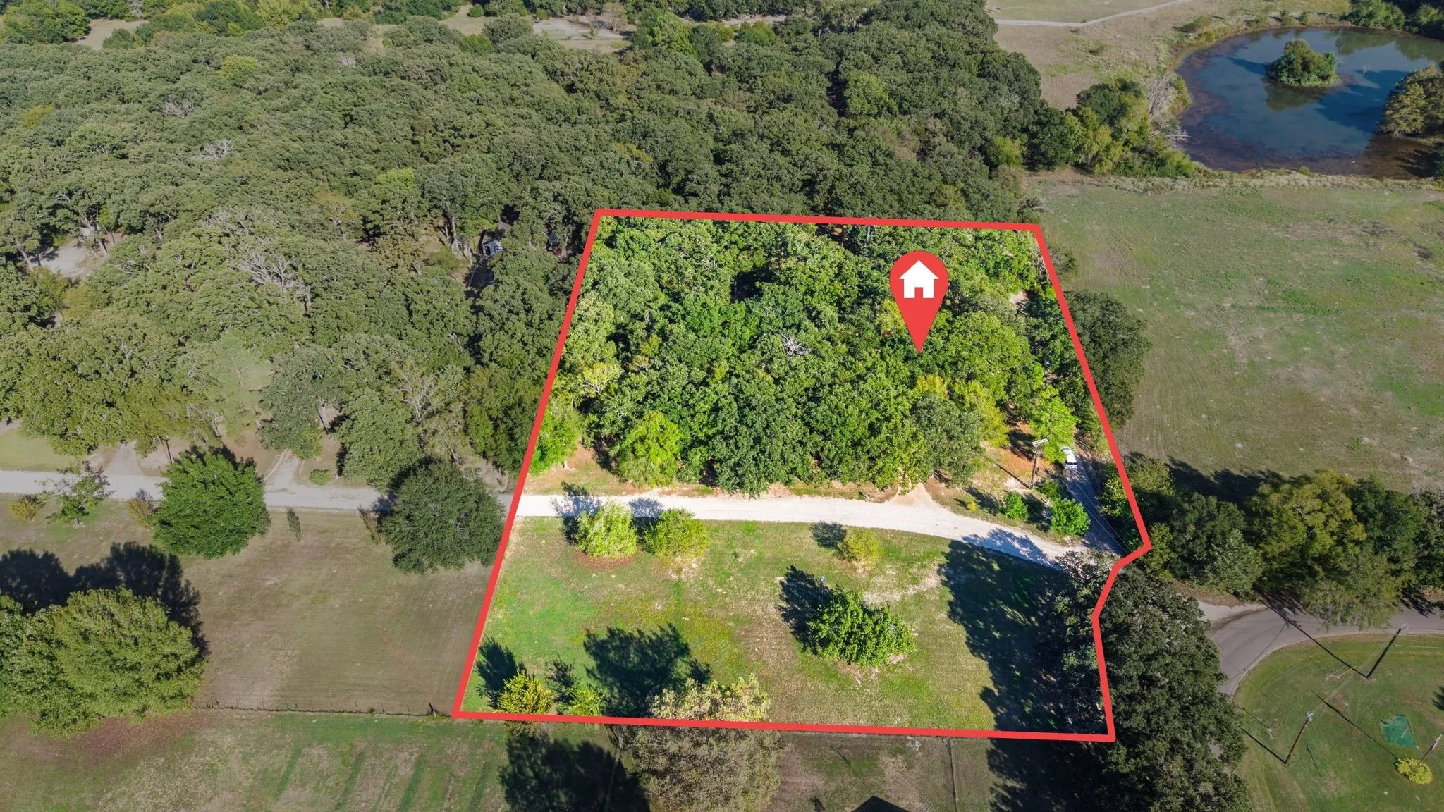Single Family Residence For Sale in Hunt County , 703 Private Road 3141, Greenville, Texas 75402, 3 Bedroom, 2 Bathroom, 2 Garage spaces, 1,863 Sqft, built in 1980, mls#21409097, Real Estate Agent in Greenville, Homes For Sale in Hunt county, Homes For Sale in Greenville, Realtor in Greenville Texas, Real Estate Brokerage Independent Realty Texas, Luminita Cordes Realtor