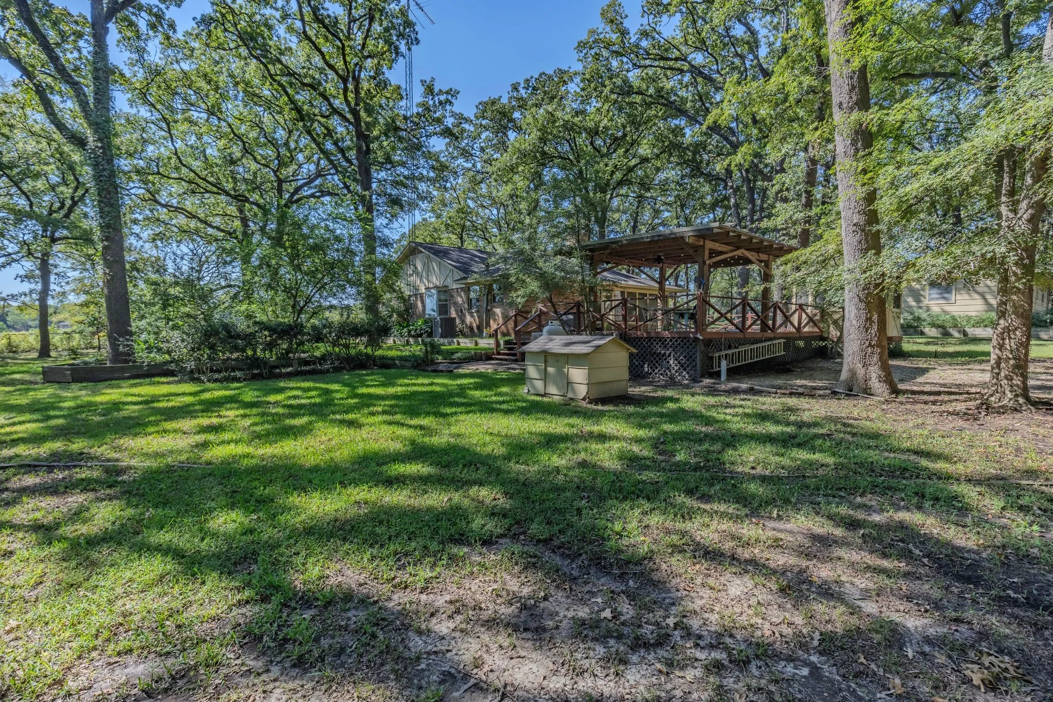 Single Family Residence For Sale in Hunt County , 703 Private Road 3141, Greenville, Texas 75402, 3 Bedroom, 2 Bathroom, 2 Garage spaces, 1,863 Sqft, built in 1980, mls#21409097, Real Estate Agent in Greenville, Homes For Sale in Hunt county, Homes For Sale in Greenville, Realtor in Greenville Texas, Real Estate Brokerage Independent Realty Texas, Luminita Cordes Realtor
