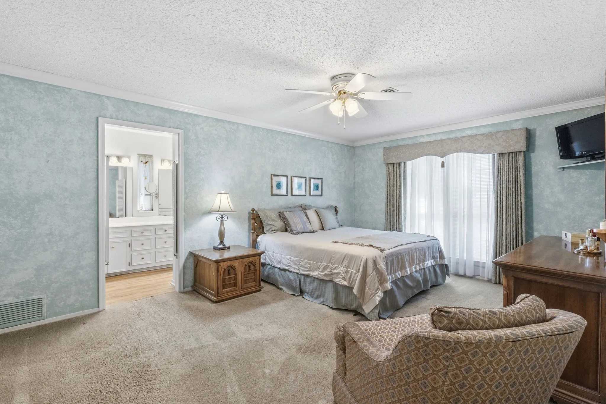 Single Family Residence For Sale in Hunt County , 703 Private Road 3141, Greenville, Texas 75402, 3 Bedroom, 2 Bathroom, 2 Garage spaces, 1,863 Sqft, built in 1980, mls#21409097, Real Estate Agent in Greenville, Homes For Sale in Hunt county, Homes For Sale in Greenville, Realtor in Greenville Texas, Real Estate Brokerage Independent Realty Texas, Luminita Cordes Realtor