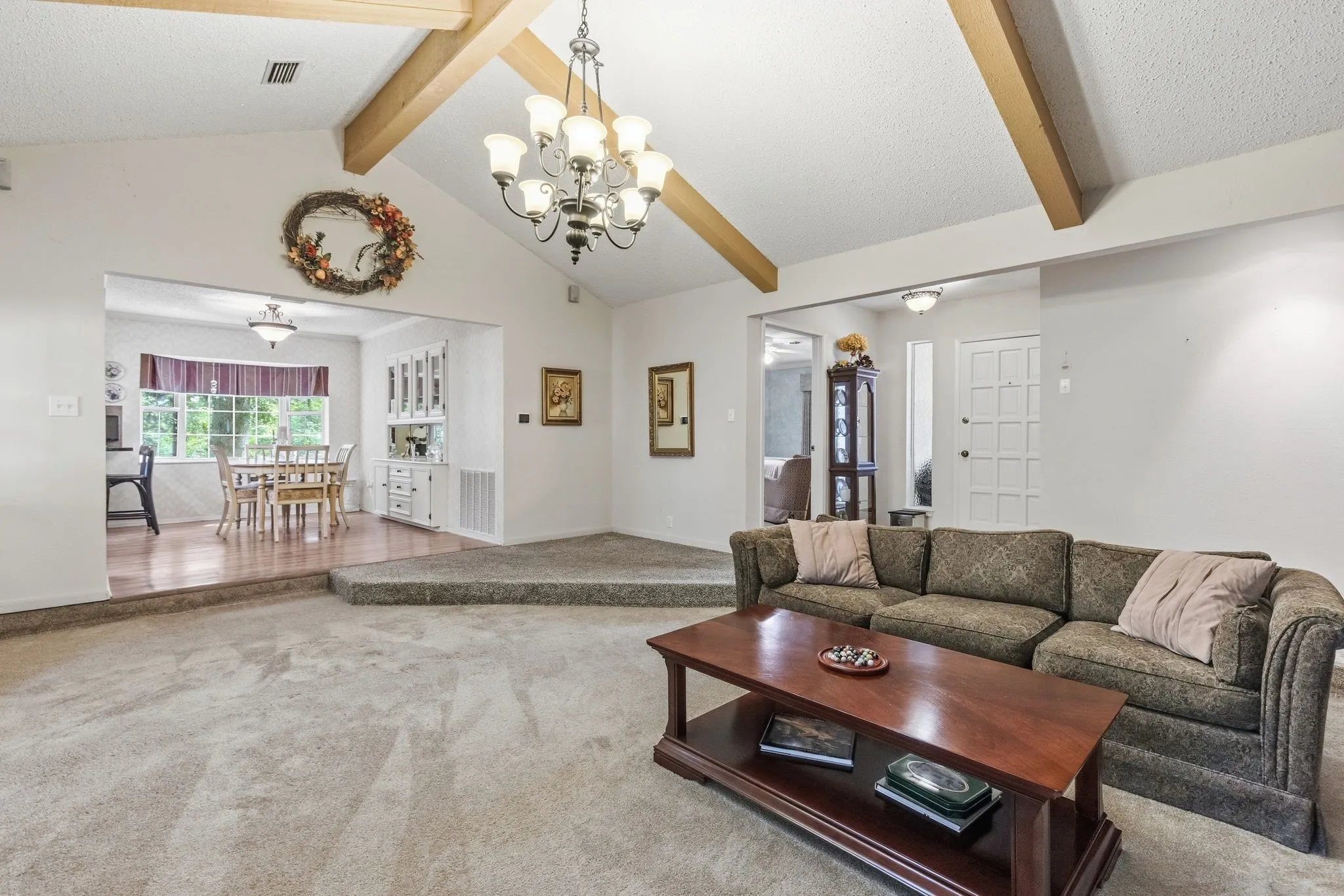 Single Family Residence For Sale in Hunt County , 703 Private Road 3141, Greenville, Texas 75402, 3 Bedroom, 2 Bathroom, 2 Garage spaces, 1,863 Sqft, built in 1980, mls#21409097, Real Estate Agent in Greenville, Homes For Sale in Hunt county, Homes For Sale in Greenville, Realtor in Greenville Texas, Real Estate Brokerage Independent Realty Texas, Luminita Cordes Realtor