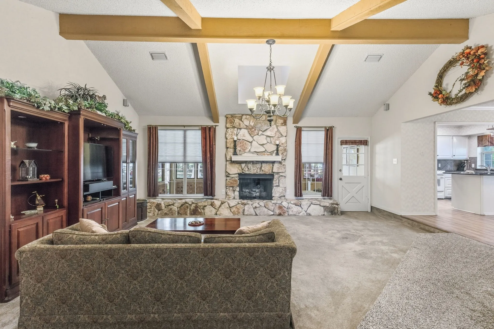Single Family Residence For Sale in Hunt County , 703 Private Road 3141, Greenville, Texas 75402, 3 Bedroom, 2 Bathroom, 2 Garage spaces, 1,863 Sqft, built in 1980, mls#21409097, Real Estate Agent in Greenville, Homes For Sale in Hunt county, Homes For Sale in Greenville, Realtor in Greenville Texas, Real Estate Brokerage Independent Realty Texas, Luminita Cordes Realtor
