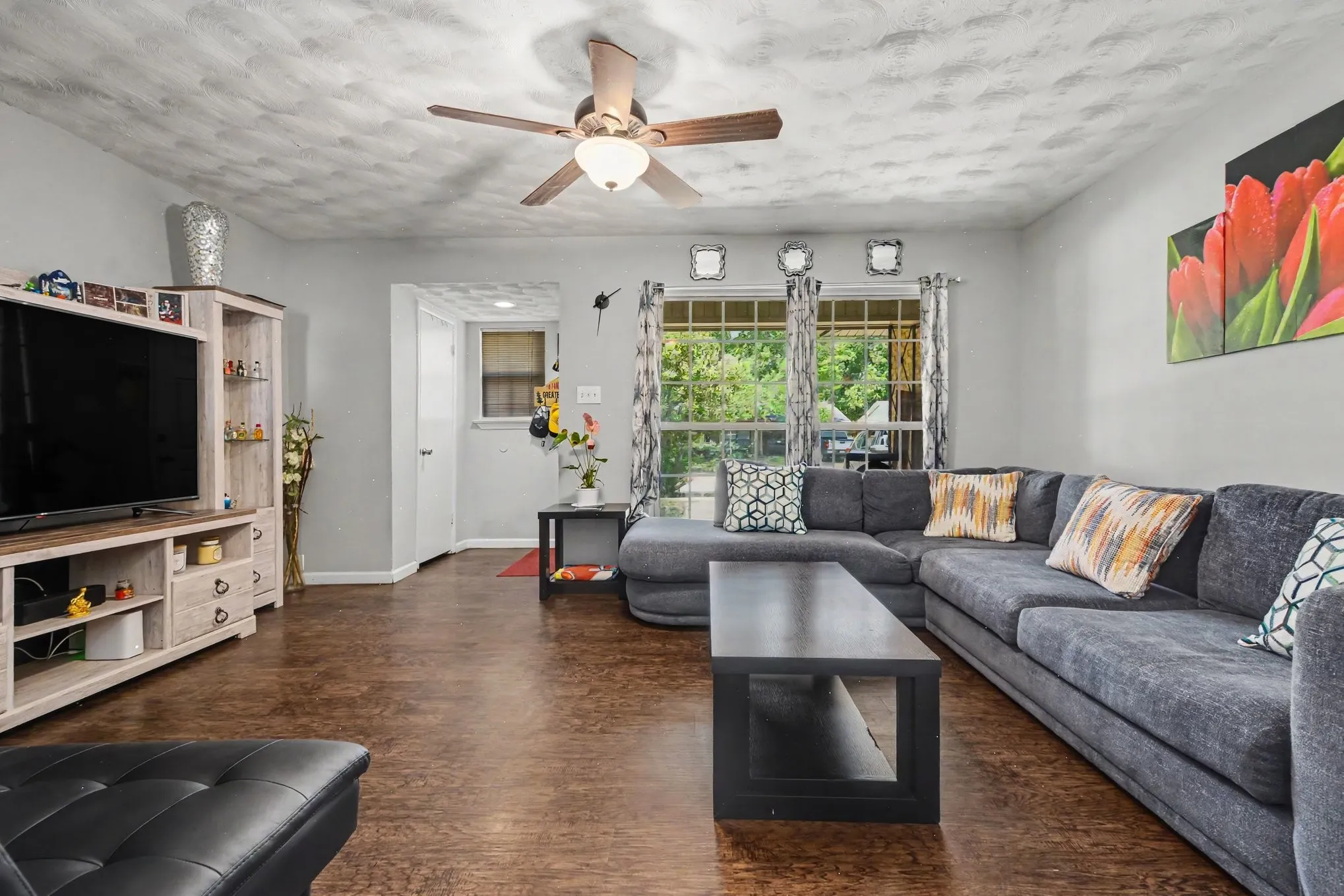 Single Family Residence For Sale in Dallas County , 13650 Pyramid Drive, Farmers Branch, Texas 75234, 3 Bedroom, 2 Bathroom, Garage spaces, 1,352 Sqft, built in 1957, mls#21374802, Real Estate Agent in Farmers Branch, Homes For Sale in Dallas county, Homes For Sale in Farmers Branch, Realtor in Farmers Branch Texas, Real Estate Brokerage Independent Realty Texas, Luminita Cordes Realtor