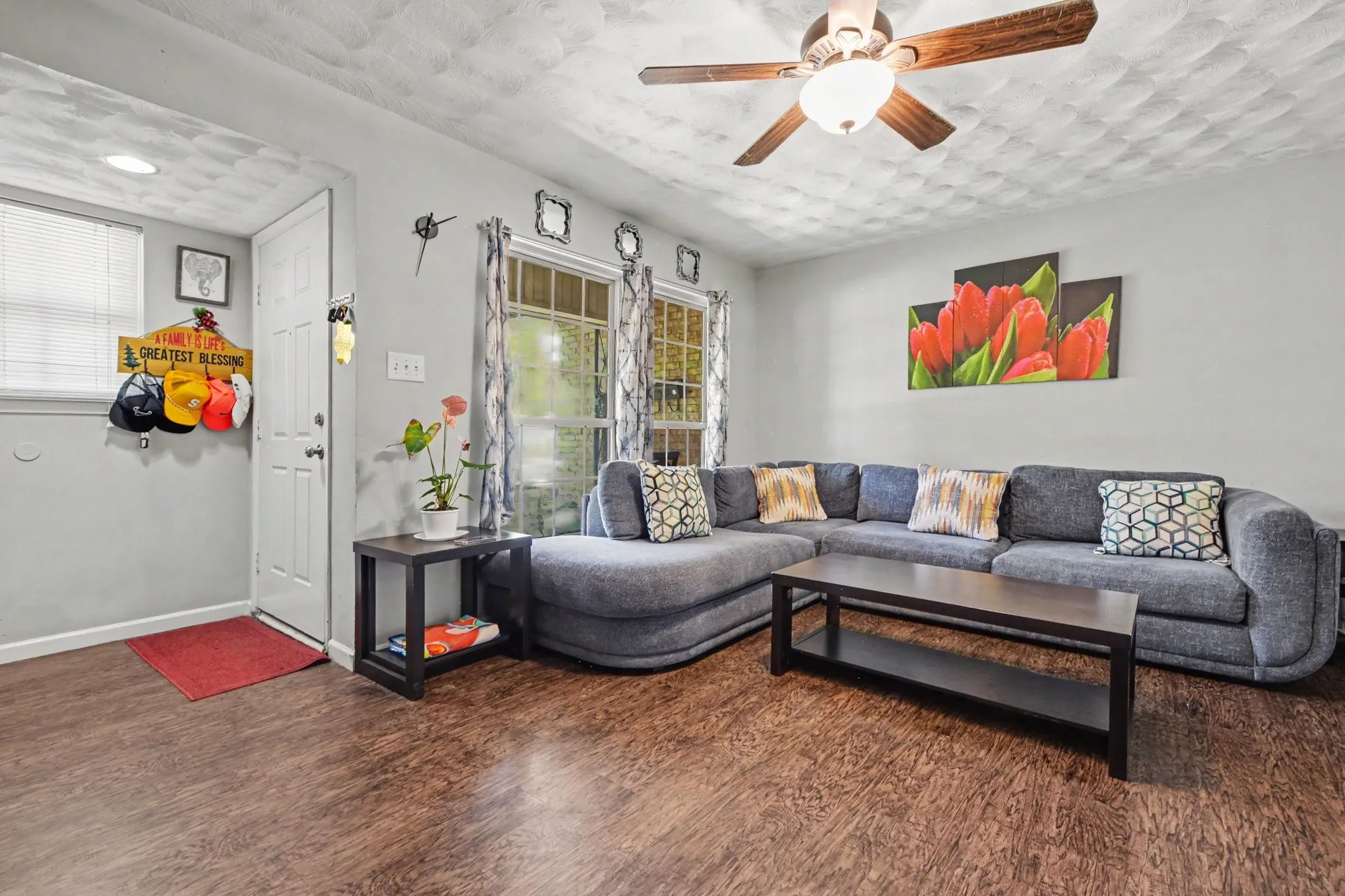 Single Family Residence For Sale in Dallas County , 13650 Pyramid Drive, Farmers Branch, Texas 75234, 3 Bedroom, 2 Bathroom, Garage spaces, 1,352 Sqft, built in 1957, mls#21374802, Real Estate Agent in Farmers Branch, Homes For Sale in Dallas county, Homes For Sale in Farmers Branch, Realtor in Farmers Branch Texas, Real Estate Brokerage Independent Realty Texas, Luminita Cordes Realtor
