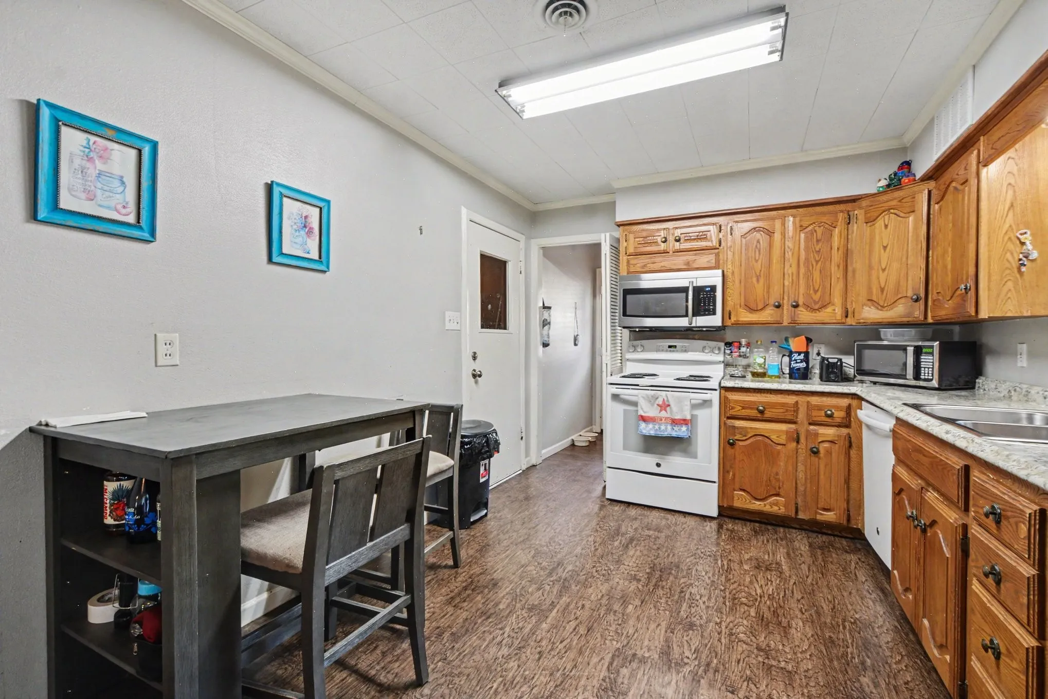 Single Family Residence For Sale in Dallas County , 13650 Pyramid Drive, Farmers Branch, Texas 75234, 3 Bedroom, 2 Bathroom, Garage spaces, 1,352 Sqft, built in 1957, mls#21374802, Real Estate Agent in Farmers Branch, Homes For Sale in Dallas county, Homes For Sale in Farmers Branch, Realtor in Farmers Branch Texas, Real Estate Brokerage Independent Realty Texas, Luminita Cordes Realtor
