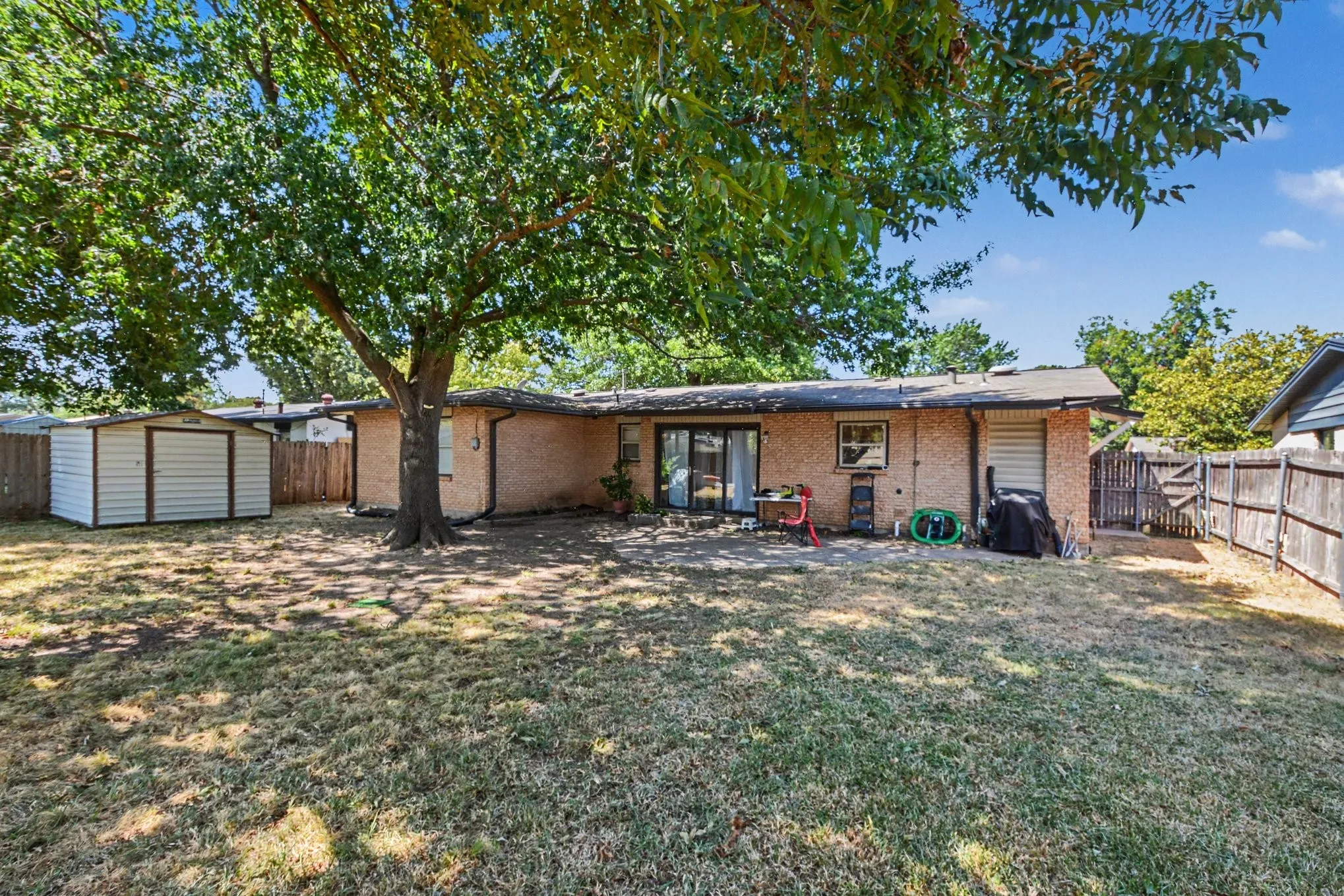 Single Family Residence For Sale in Dallas County , 13650 Pyramid Drive, Farmers Branch, Texas 75234, 3 Bedroom, 2 Bathroom, Garage spaces, 1,352 Sqft, built in 1957, mls#21374802, Real Estate Agent in Farmers Branch, Homes For Sale in Dallas county, Homes For Sale in Farmers Branch, Realtor in Farmers Branch Texas, Real Estate Brokerage Independent Realty Texas, Luminita Cordes Realtor