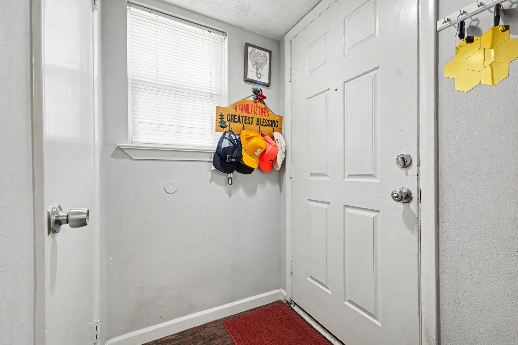 Single Family Residence For Sale in Dallas County , 13650 Pyramid Drive, Farmers Branch, Texas 75234, 3 Bedroom, 2 Bathroom, Garage spaces, 1,352 Sqft, built in 1957, mls#21374802, Real Estate Agent in Farmers Branch, Homes For Sale in Dallas county, Homes For Sale in Farmers Branch, Realtor in Farmers Branch Texas, Real Estate Brokerage Independent Realty Texas, Luminita Cordes Realtor
