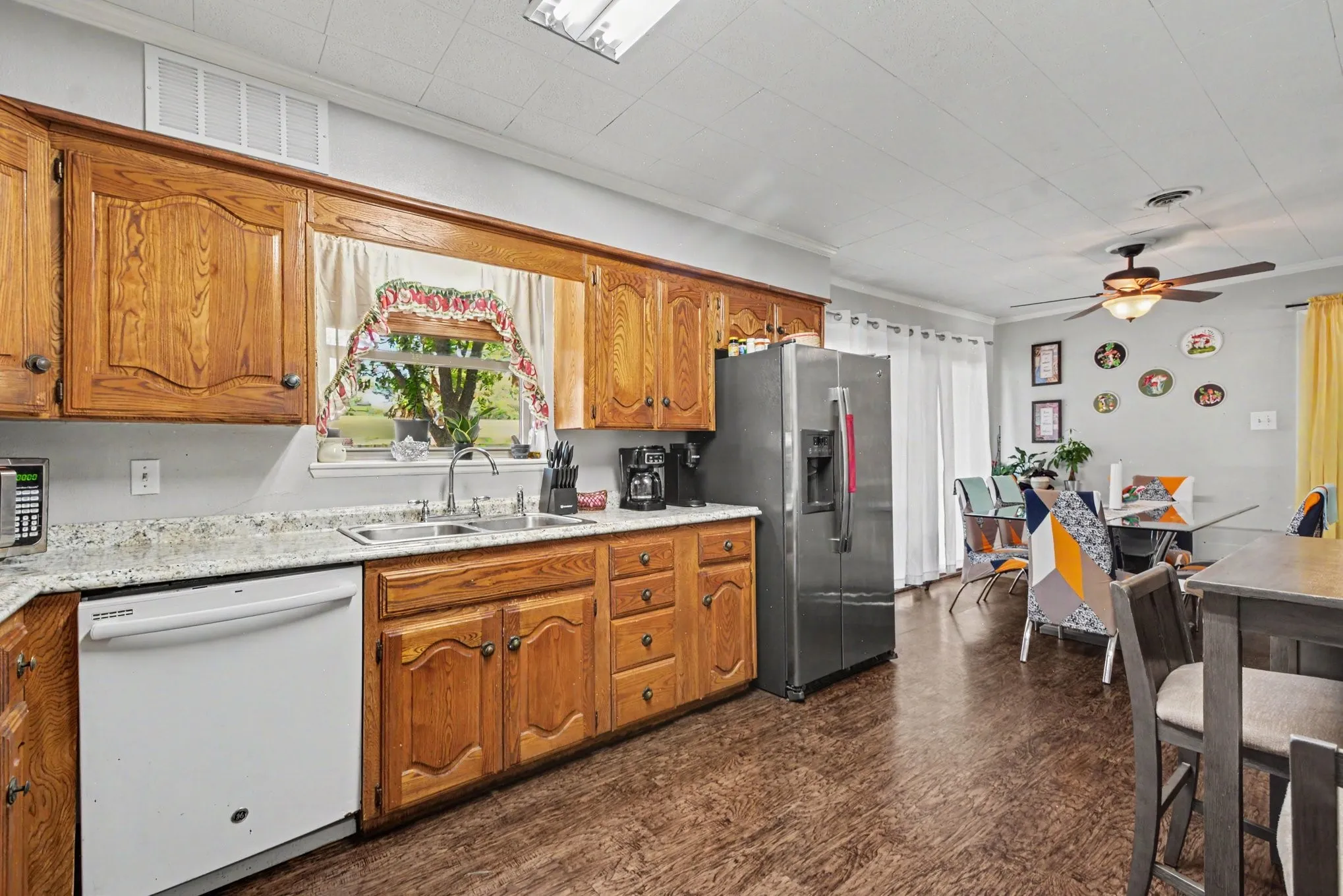 Single Family Residence For Sale in Dallas County , 13650 Pyramid Drive, Farmers Branch, Texas 75234, 3 Bedroom, 2 Bathroom, Garage spaces, 1,352 Sqft, built in 1957, mls#21374802, Real Estate Agent in Farmers Branch, Homes For Sale in Dallas county, Homes For Sale in Farmers Branch, Realtor in Farmers Branch Texas, Real Estate Brokerage Independent Realty Texas, Luminita Cordes Realtor