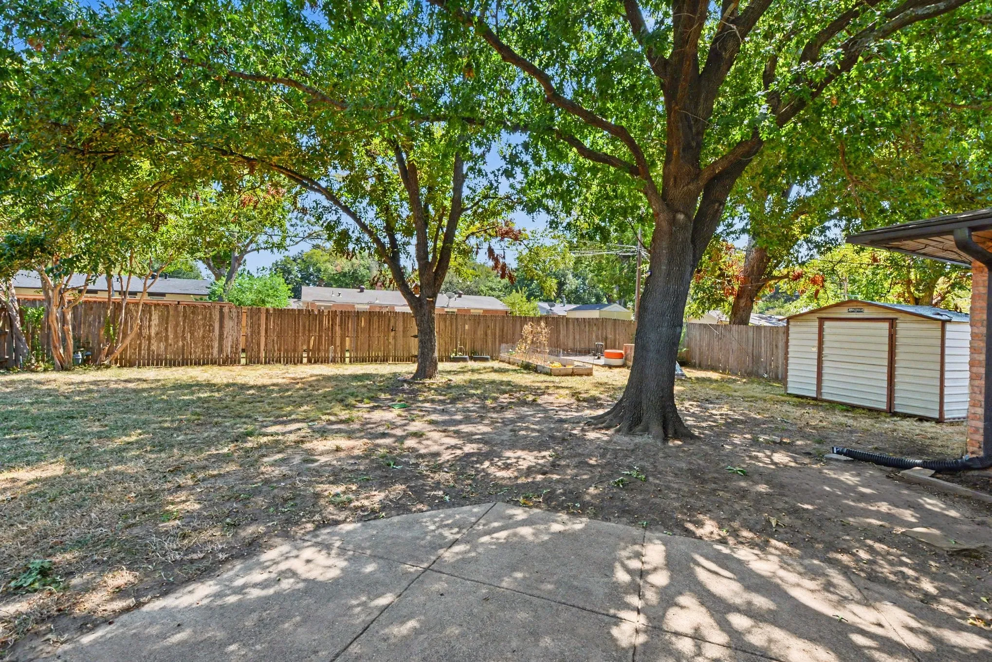 Single Family Residence For Sale in Dallas County , 13650 Pyramid Drive, Farmers Branch, Texas 75234, 3 Bedroom, 2 Bathroom, Garage spaces, 1,352 Sqft, built in 1957, mls#21374802, Real Estate Agent in Farmers Branch, Homes For Sale in Dallas county, Homes For Sale in Farmers Branch, Realtor in Farmers Branch Texas, Real Estate Brokerage Independent Realty Texas, Luminita Cordes Realtor