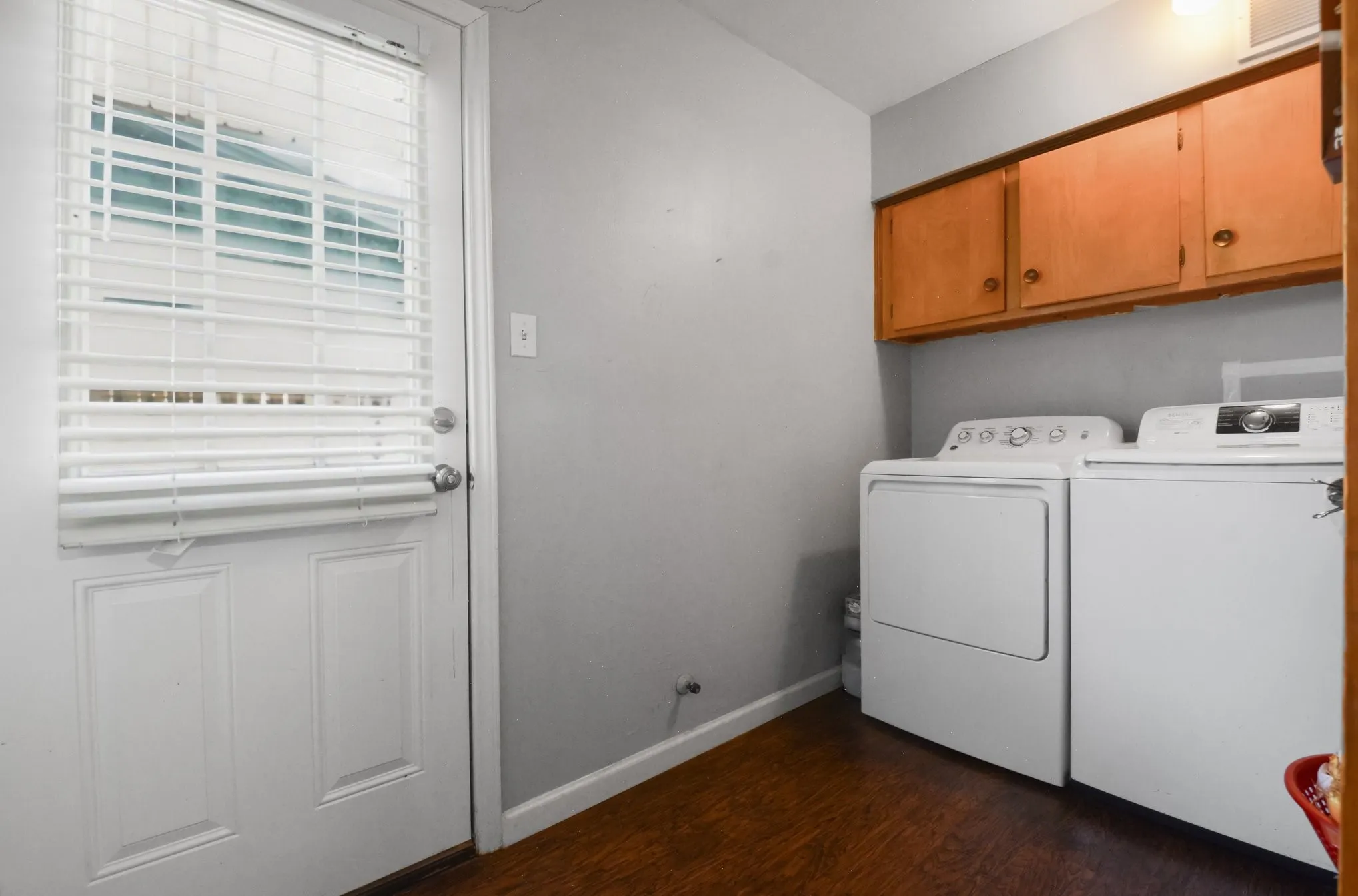 Single Family Residence For Sale in Dallas County , 13650 Pyramid Drive, Farmers Branch, Texas 75234, 3 Bedroom, 2 Bathroom, Garage spaces, 1,352 Sqft, built in 1957, mls#21374802, Real Estate Agent in Farmers Branch, Homes For Sale in Dallas county, Homes For Sale in Farmers Branch, Realtor in Farmers Branch Texas, Real Estate Brokerage Independent Realty Texas, Luminita Cordes Realtor