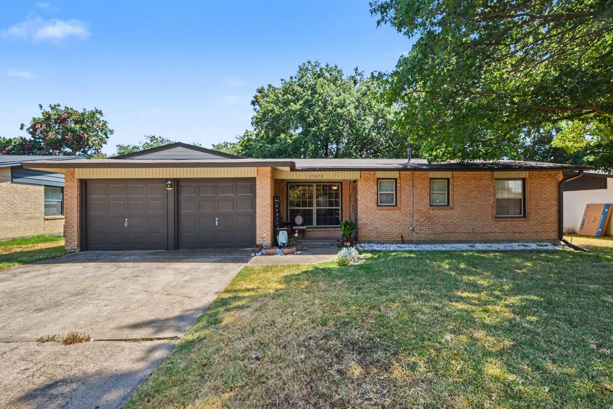 Single Family Residence For Sale in Dallas County , 13650 Pyramid Drive, Farmers Branch, Texas 75234, 3 Bedroom, 2 Bathroom, Garage spaces, 1,352 Sqft, built in 1957, mls#21374802, Real Estate Agent in Farmers Branch, Homes For Sale in Dallas county, Homes For Sale in Farmers Branch, Realtor in Farmers Branch Texas, Real Estate Brokerage Independent Realty Texas, Luminita Cordes Realtor