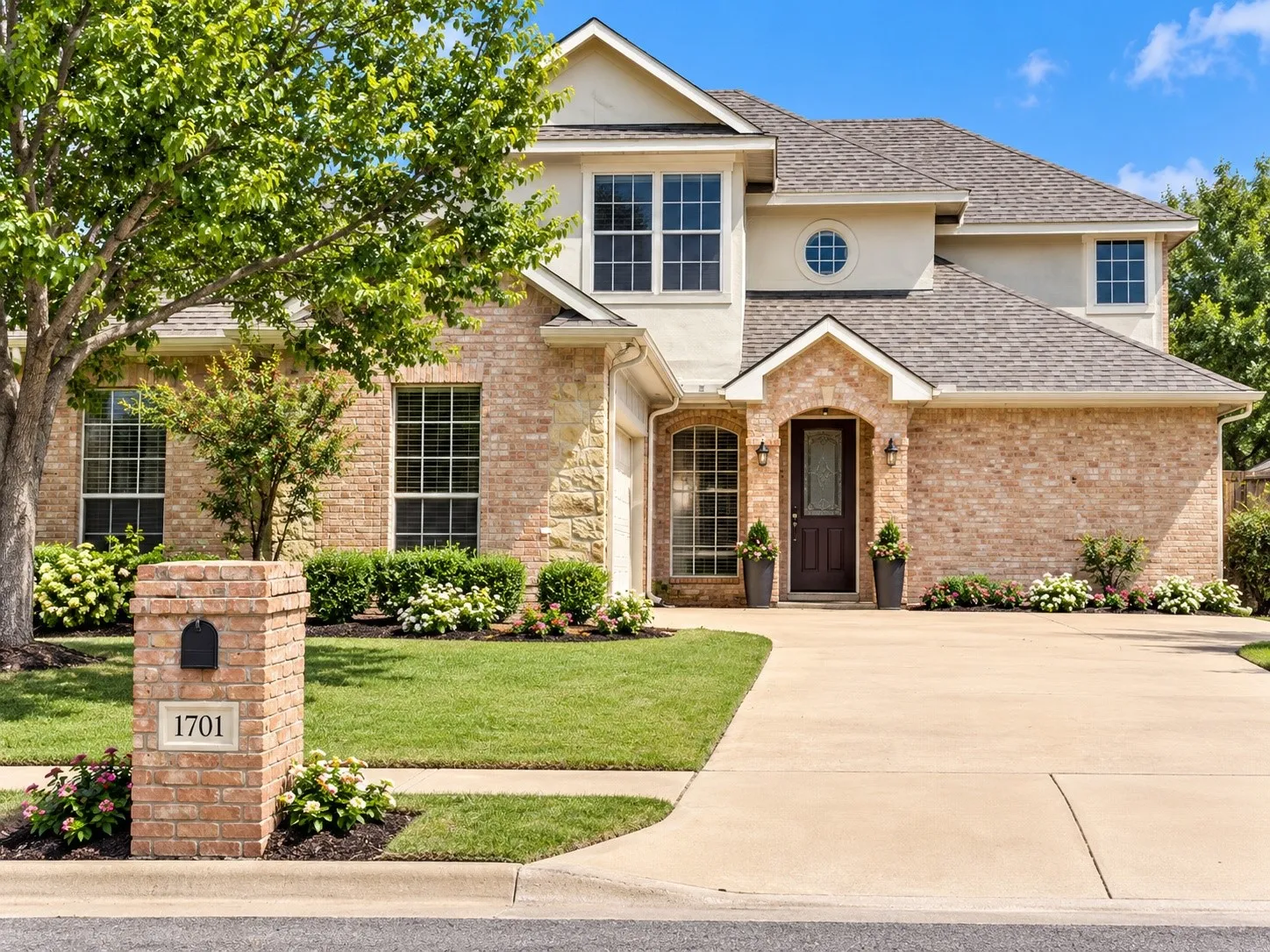 Single Family Residence For Rent