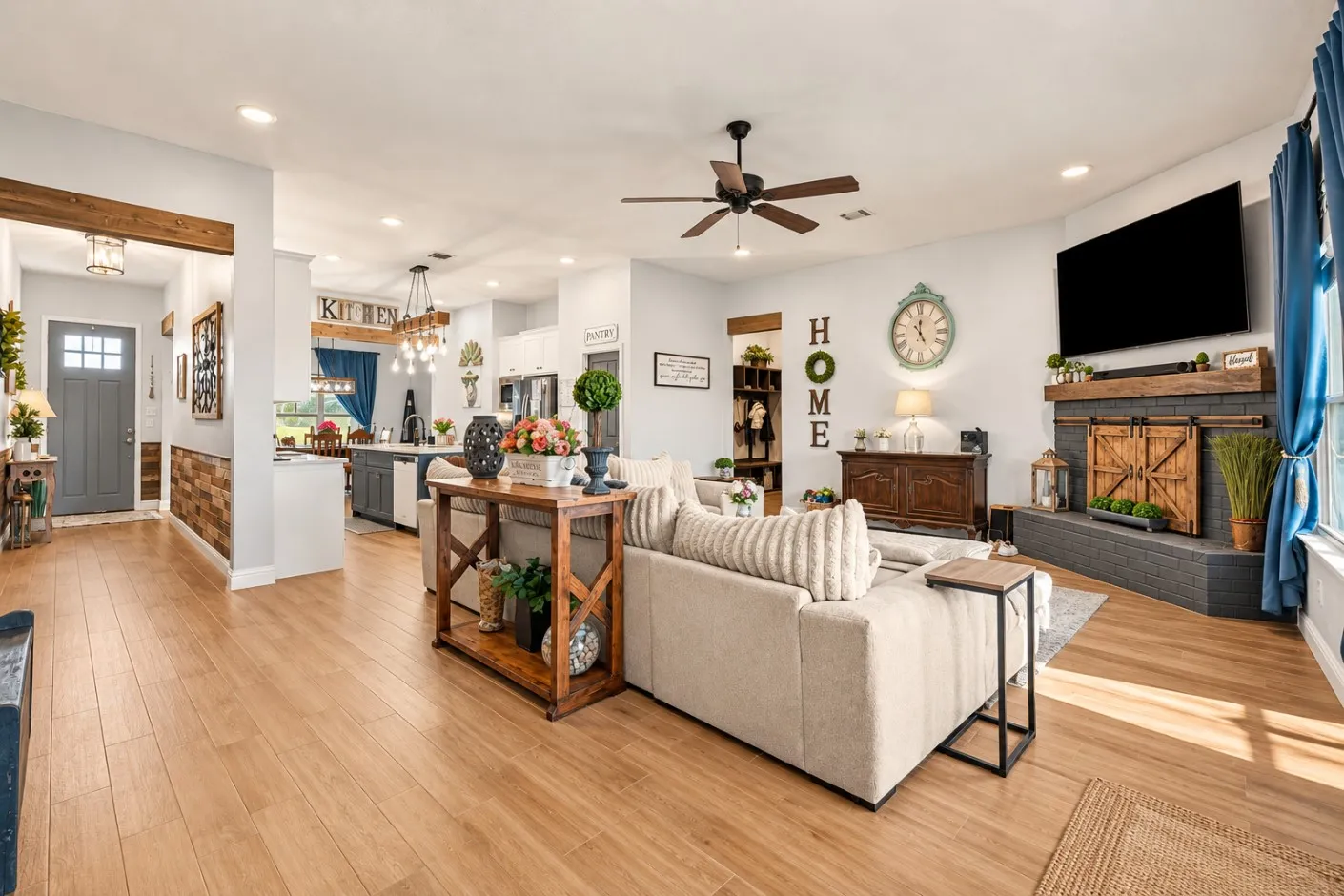 Single Family Residence For Sale in Denton County , 10160 Kildee Trail, Sanger, Texas 76266, 2 Bedroom, 3 Bathroom, 2 Garage spaces, 2,354 Sqft, built in 2021, mls#21404193, Real Estate Agent in Sanger, Homes For Sale in Denton county, Homes For Sale in Sanger, Realtor in Sanger Texas, Real Estate Brokerage Independent Realty Texas, Luminita Cordes Realtor