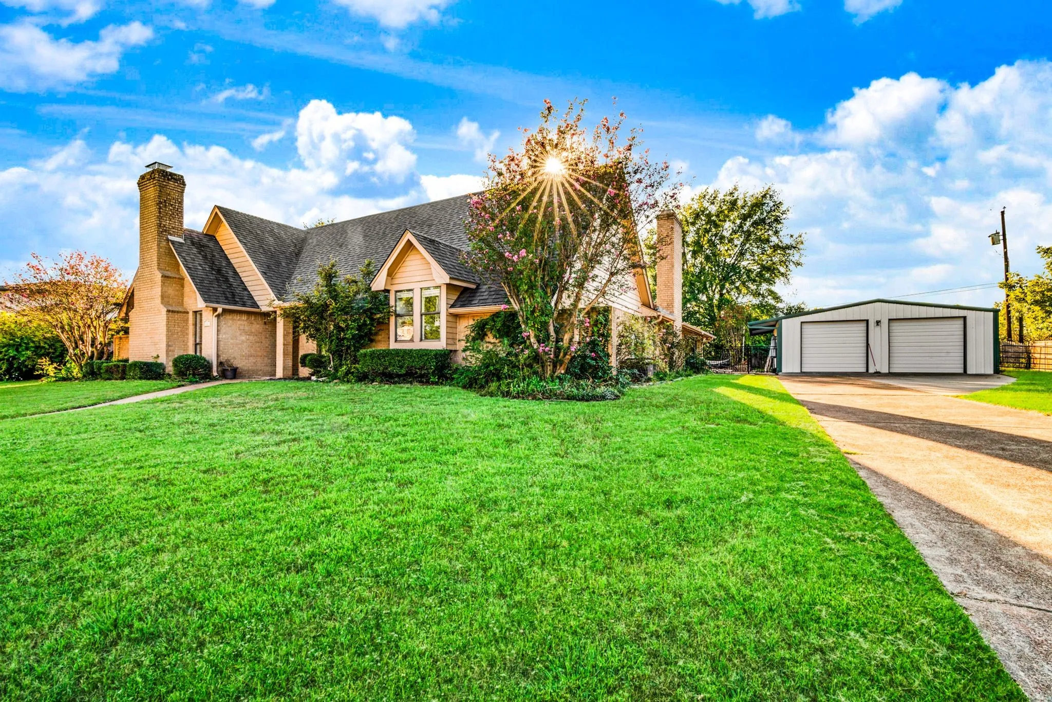 Single Family Residence For Sale in Lamar County , 420 SE 39 Street, Paris, Texas 75460, 4 Bedroom, 3 Bathroom, 2 Garage spaces, 2,405 Sqft, built in 0, mls#21409366, Real Estate Agent in Paris, Homes For Sale in Lamar county, Homes For Sale in Paris, Realtor in Paris Texas, Real Estate Brokerage Independent Realty Texas, Luminita Cordes Realtor