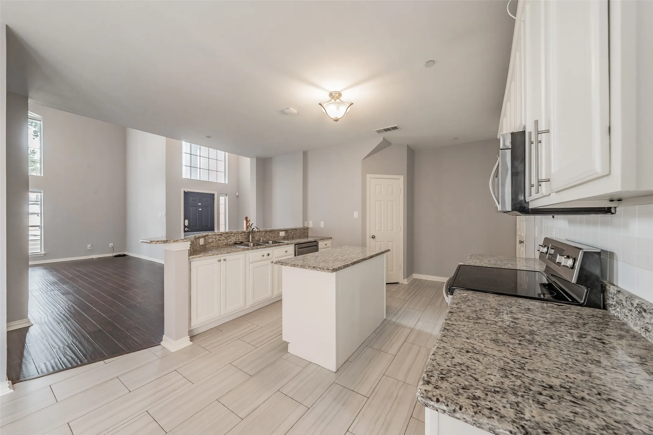 Townhouse For Sale in Denton County , 1785 Massey Drive, Lewisville, Texas 75067, 3 Bedroom, 3 Bathroom, 2 Garage spaces, 1,700 Sqft, built in 2003, mls#21409431, Real Estate Agent in Lewisville, Homes For Sale in Denton county, Homes For Sale in Lewisville, Realtor in Lewisville Texas, Real Estate Brokerage Independent Realty Texas, Luminita Cordes Realtor