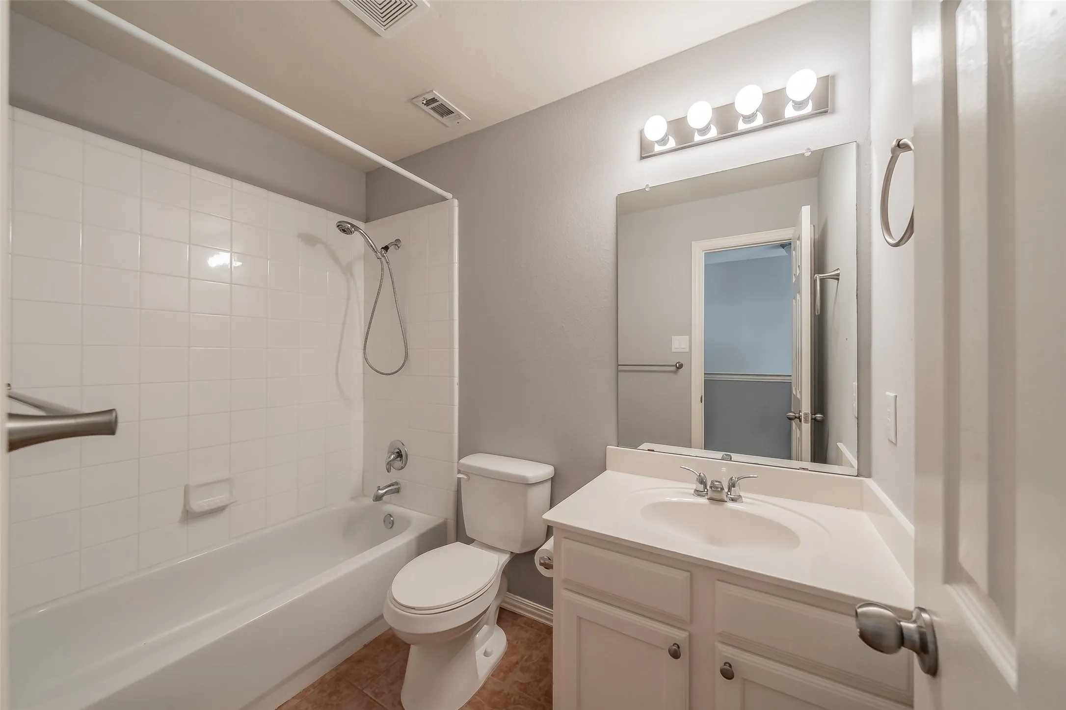 Secondary bathroom upstairs