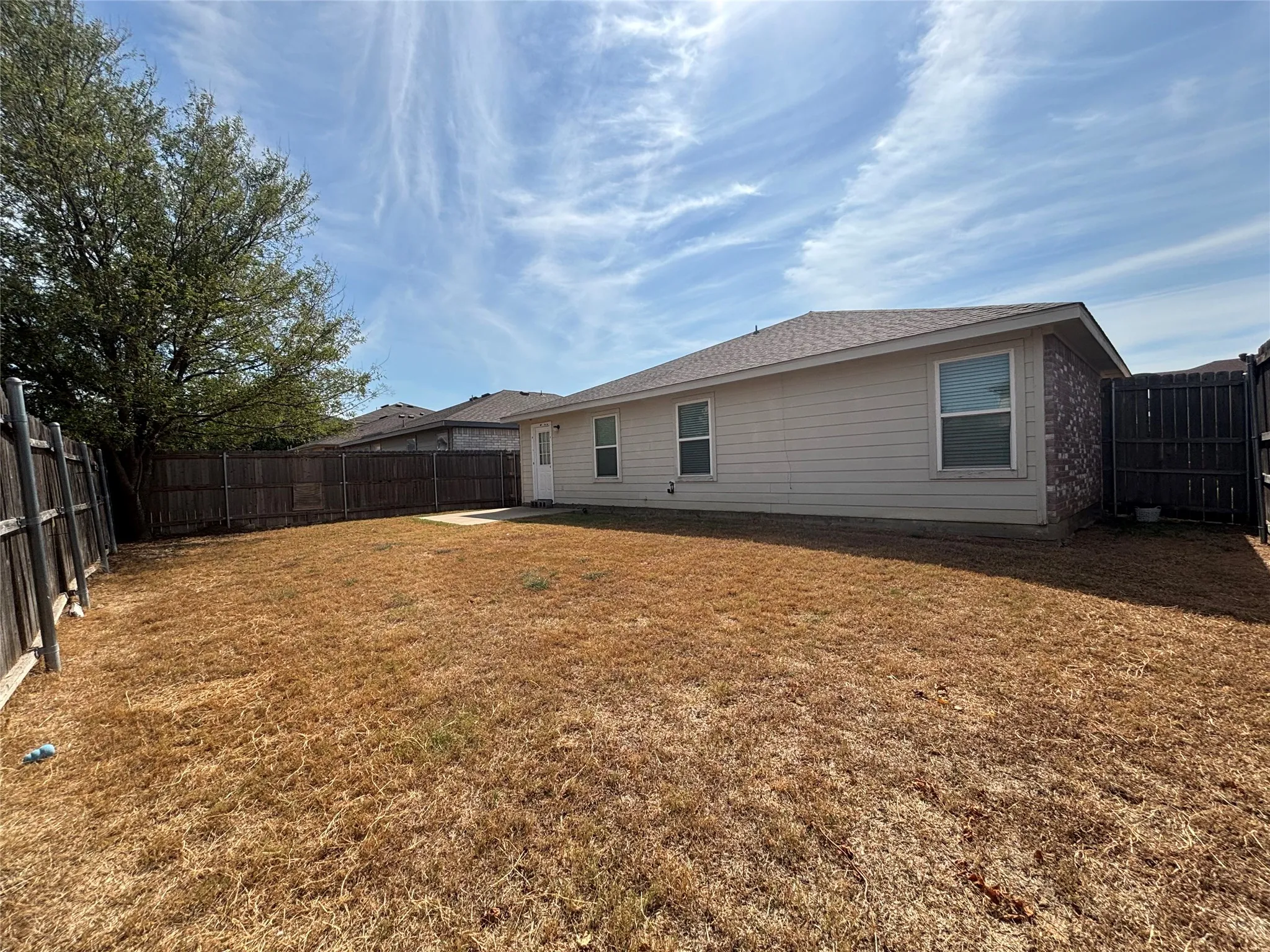 Single Family Residence For Rent in Tarrant County , 3405 Desert Mesa Road, Fort Worth, Texas 76262, 3 Bedroom, 2 Bathroom, 2 Garage spaces, 1,634 Sqft, built in 2002, mls#21409443, Real Estate Agent in Fort Worth, Homes For Rent in Tarrant county, Homes For Rent in Fort Worth, Realtor in Fort Worth Texas, Real Estate Brokerage Independent Realty Texas, Luminita Cordes Realtor