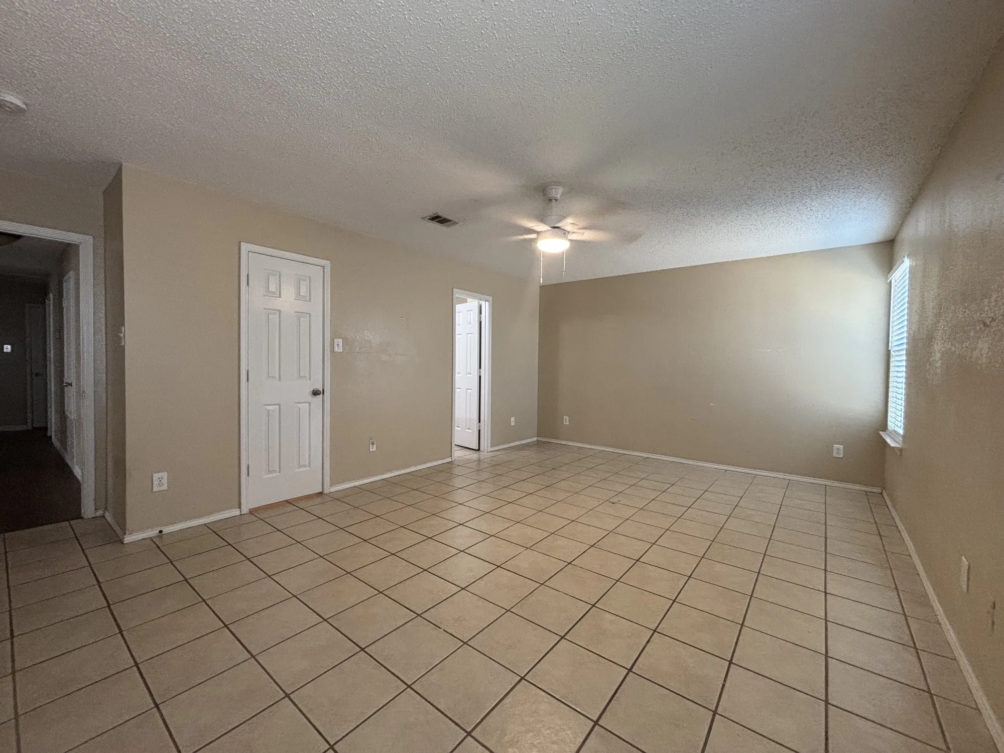 Single Family Residence For Rent in Tarrant County , 3405 Desert Mesa Road, Fort Worth, Texas 76262, 3 Bedroom, 2 Bathroom, 2 Garage spaces, 1,634 Sqft, built in 2002, mls#21409443, Real Estate Agent in Fort Worth, Homes For Rent in Tarrant county, Homes For Rent in Fort Worth, Realtor in Fort Worth Texas, Real Estate Brokerage Independent Realty Texas, Luminita Cordes Realtor