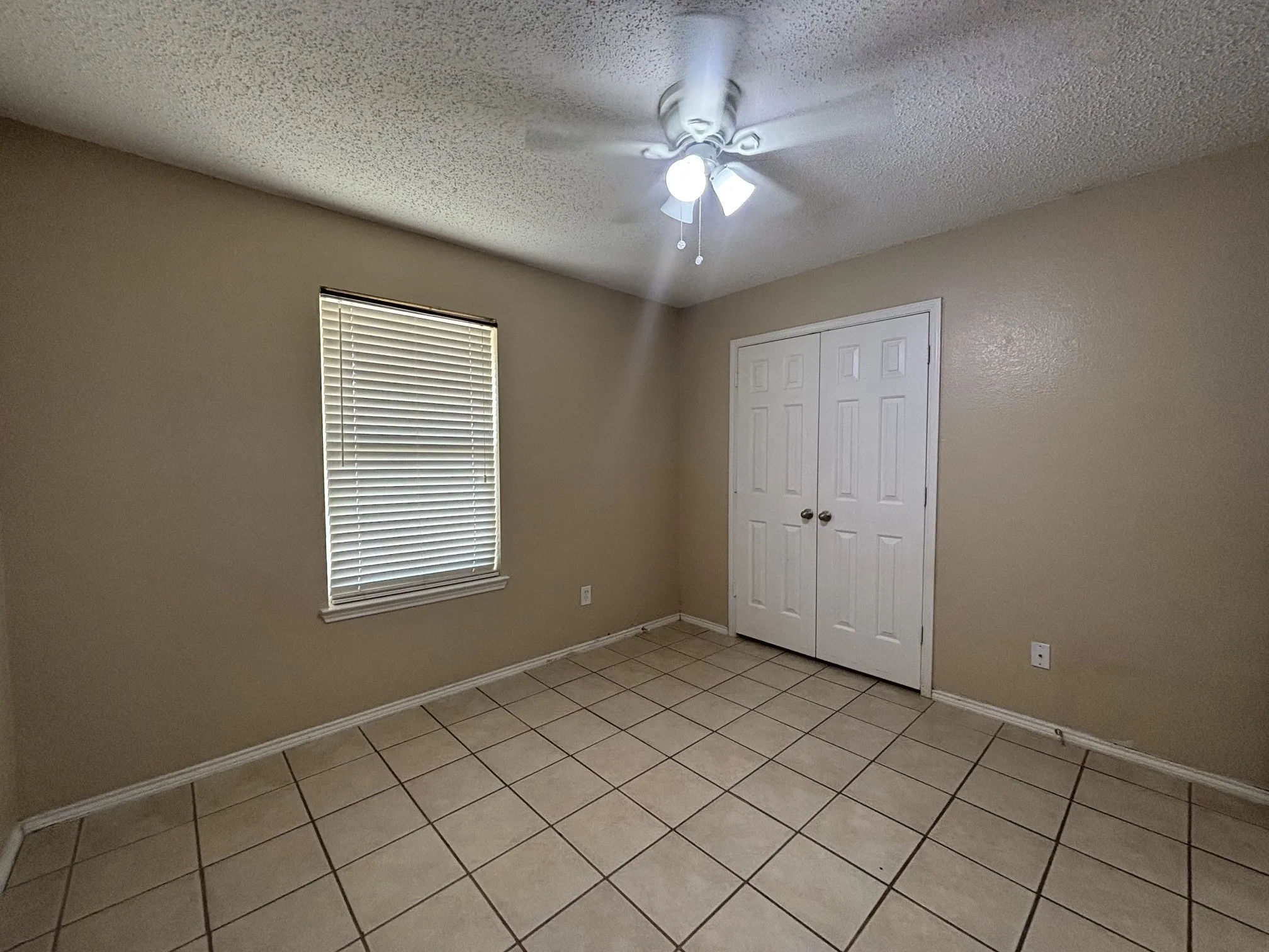 Single Family Residence For Rent in Tarrant County , 3405 Desert Mesa Road, Fort Worth, Texas 76262, 3 Bedroom, 2 Bathroom, 2 Garage spaces, 1,634 Sqft, built in 2002, mls#21409443, Real Estate Agent in Fort Worth, Homes For Rent in Tarrant county, Homes For Rent in Fort Worth, Realtor in Fort Worth Texas, Real Estate Brokerage Independent Realty Texas, Luminita Cordes Realtor