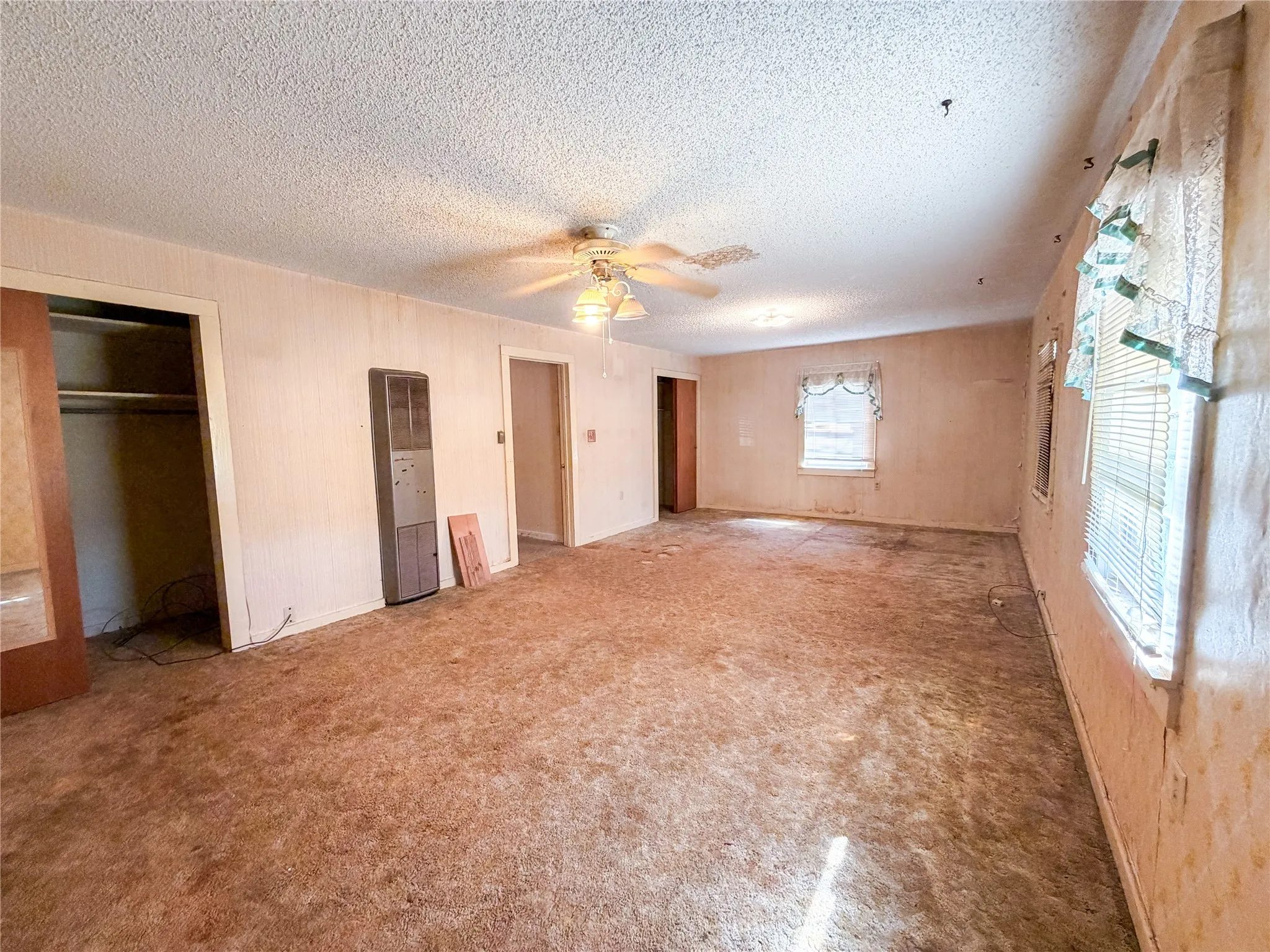Single Family Residence For Sale in Haskell County , 1401 N Avenue K, Haskell, Texas 79521, 3 Bedroom, 1 Bathroom, Garage spaces, 1,552 Sqft, built in 1950, mls#21404099, Real Estate Agent in Haskell, Homes For Sale in Haskell county, Homes For Sale in Haskell, Realtor in Haskell Texas, Real Estate Brokerage Independent Realty Texas, Luminita Cordes Realtor