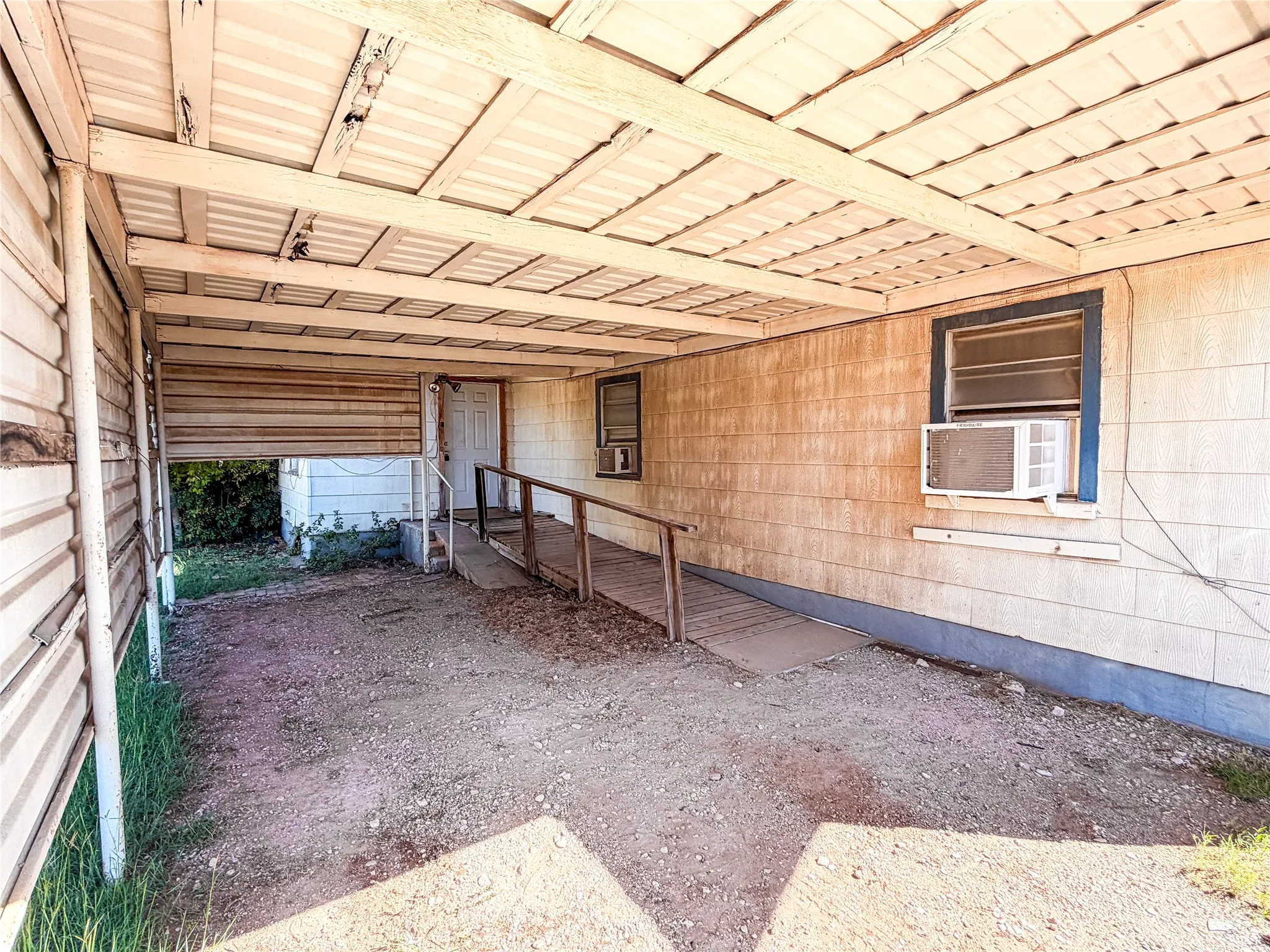 Single Family Residence For Sale in Haskell County , 1401 N Avenue K, Haskell, Texas 79521, 3 Bedroom, 1 Bathroom, Garage spaces, 1,552 Sqft, built in 1950, mls#21404099, Real Estate Agent in Haskell, Homes For Sale in Haskell county, Homes For Sale in Haskell, Realtor in Haskell Texas, Real Estate Brokerage Independent Realty Texas, Luminita Cordes Realtor