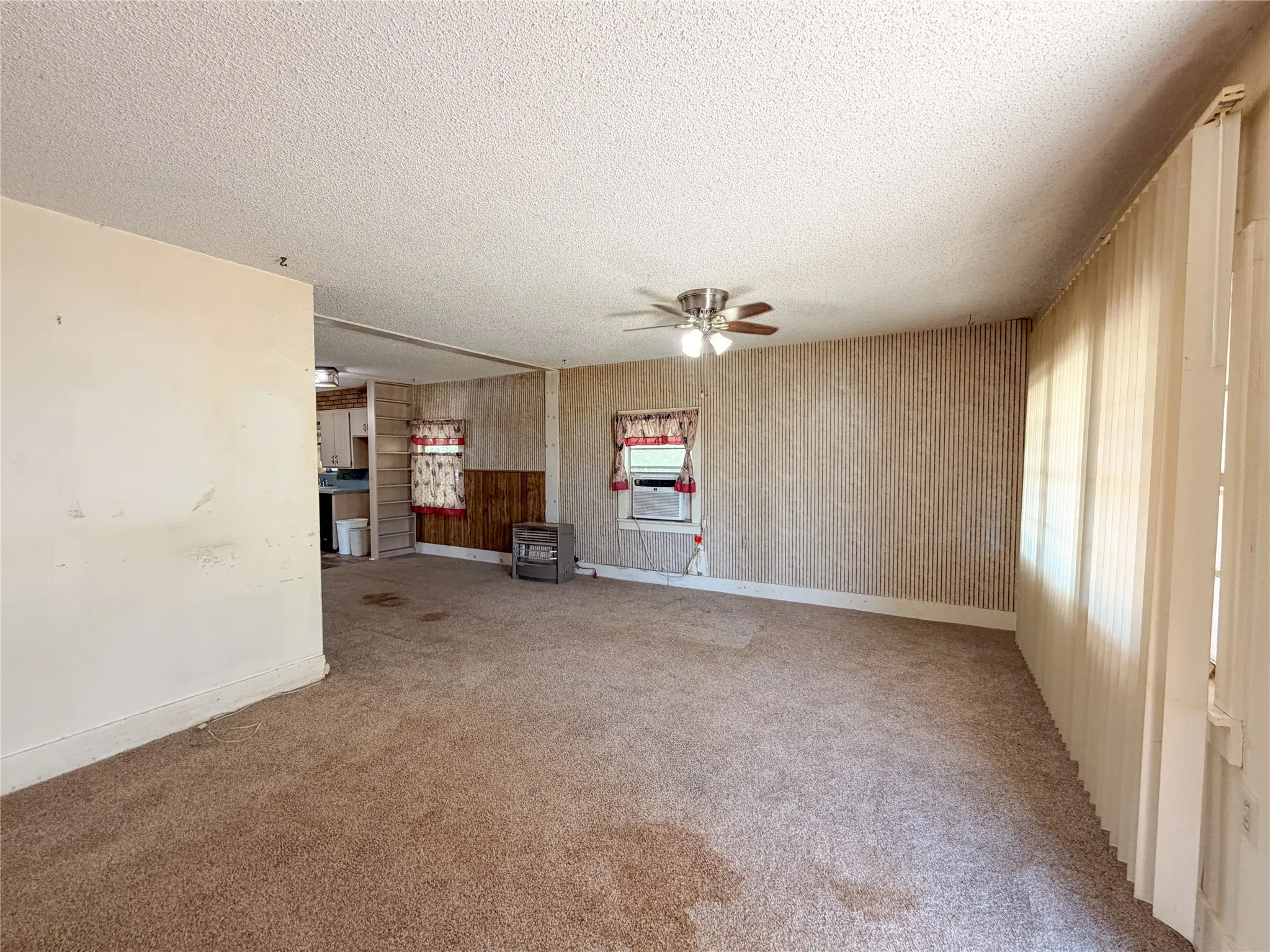 Single Family Residence For Sale in Haskell County , 1401 N Avenue K, Haskell, Texas 79521, 3 Bedroom, 1 Bathroom, Garage spaces, 1,552 Sqft, built in 1950, mls#21404099, Real Estate Agent in Haskell, Homes For Sale in Haskell county, Homes For Sale in Haskell, Realtor in Haskell Texas, Real Estate Brokerage Independent Realty Texas, Luminita Cordes Realtor