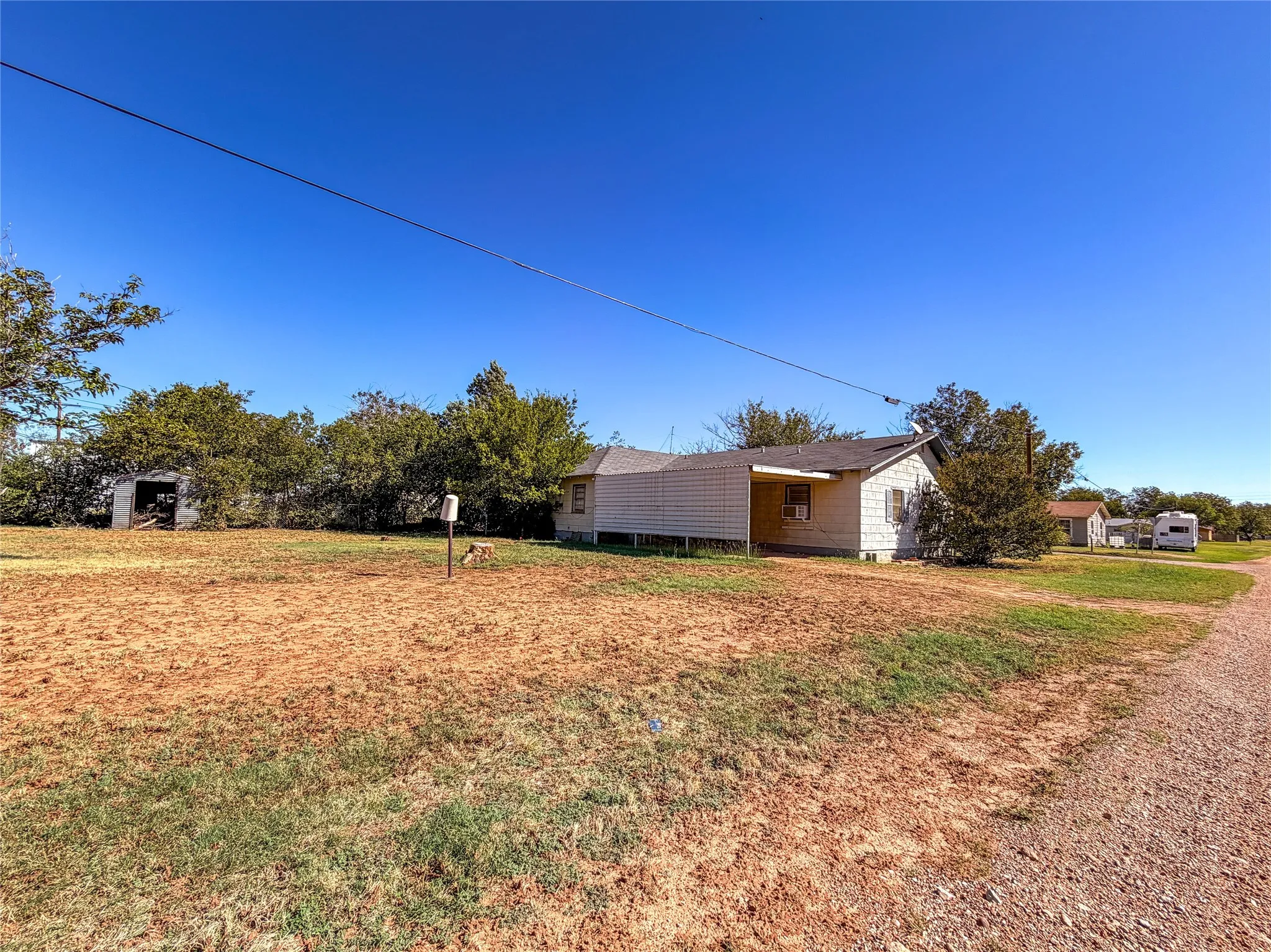 Single Family Residence For Sale in Haskell County , 1401 N Avenue K, Haskell, Texas 79521, 3 Bedroom, 1 Bathroom, Garage spaces, 1,552 Sqft, built in 1950, mls#21404099, Real Estate Agent in Haskell, Homes For Sale in Haskell county, Homes For Sale in Haskell, Realtor in Haskell Texas, Real Estate Brokerage Independent Realty Texas, Luminita Cordes Realtor