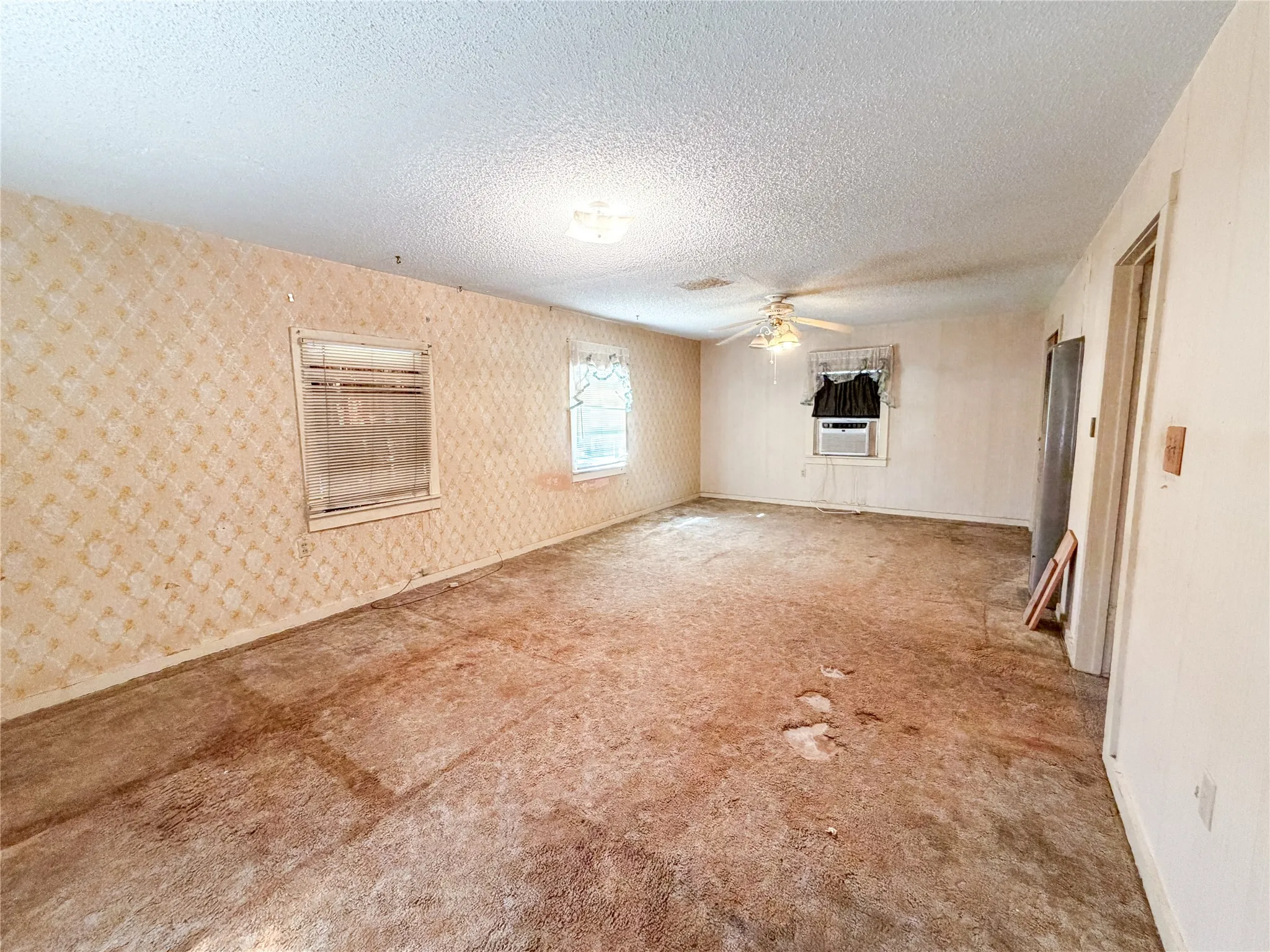 Single Family Residence For Sale in Haskell County , 1401 N Avenue K, Haskell, Texas 79521, 3 Bedroom, 1 Bathroom, Garage spaces, 1,552 Sqft, built in 1950, mls#21404099, Real Estate Agent in Haskell, Homes For Sale in Haskell county, Homes For Sale in Haskell, Realtor in Haskell Texas, Real Estate Brokerage Independent Realty Texas, Luminita Cordes Realtor