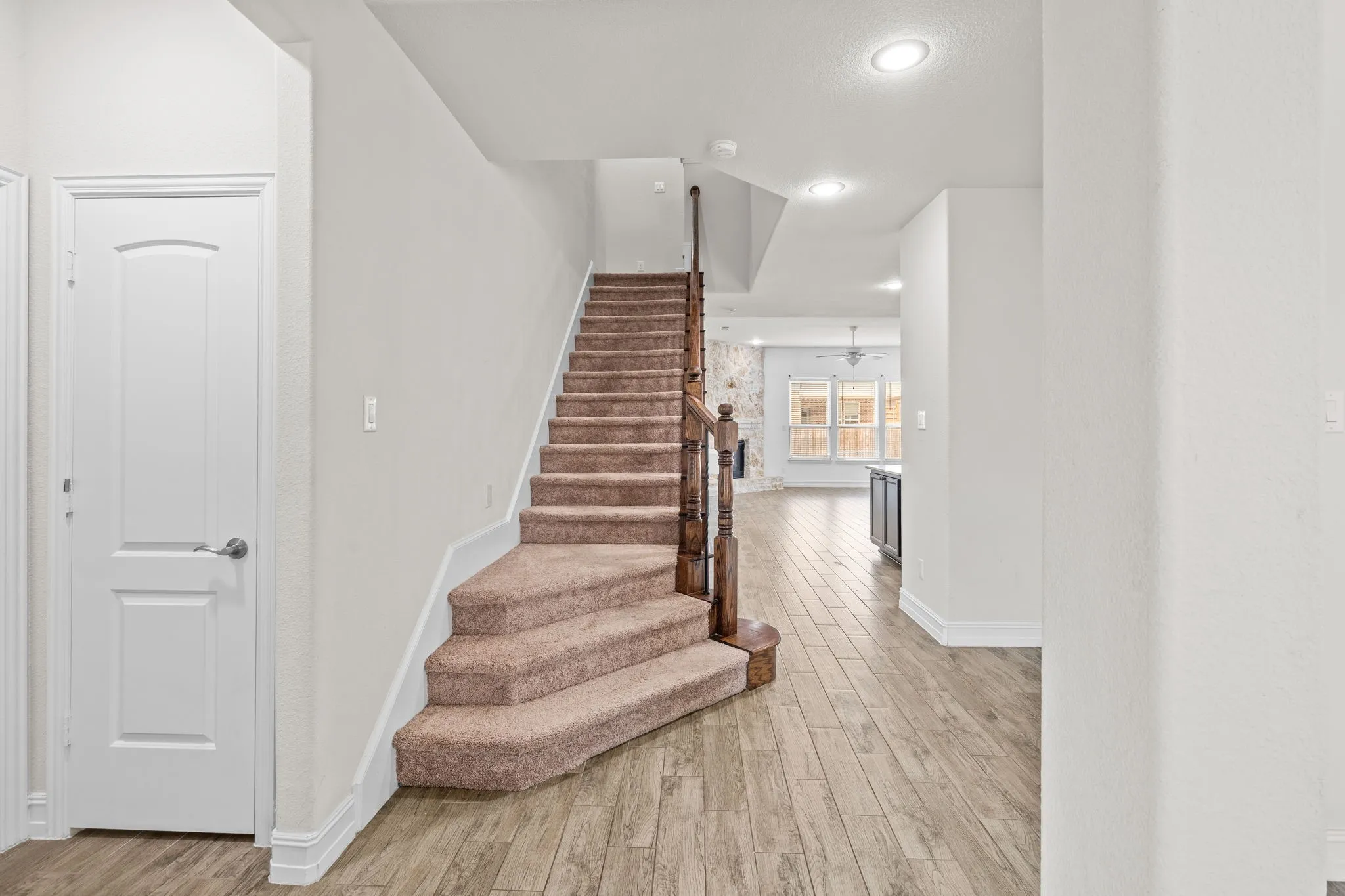 Single Family Residence For Rent in Tarrant County , 1929 Brahorn Lane, Fort Worth, Texas 76131, 4 Bedroom, 4 Bathroom, 3 Garage spaces, 3,474 Sqft, built in 2016, mls#21393806, Real Estate Agent in Fort Worth, Homes For Rent in Tarrant county, Homes For Rent in Fort Worth, Realtor in Fort Worth Texas, Real Estate Brokerage Independent Realty Texas, Luminita Cordes Realtor
