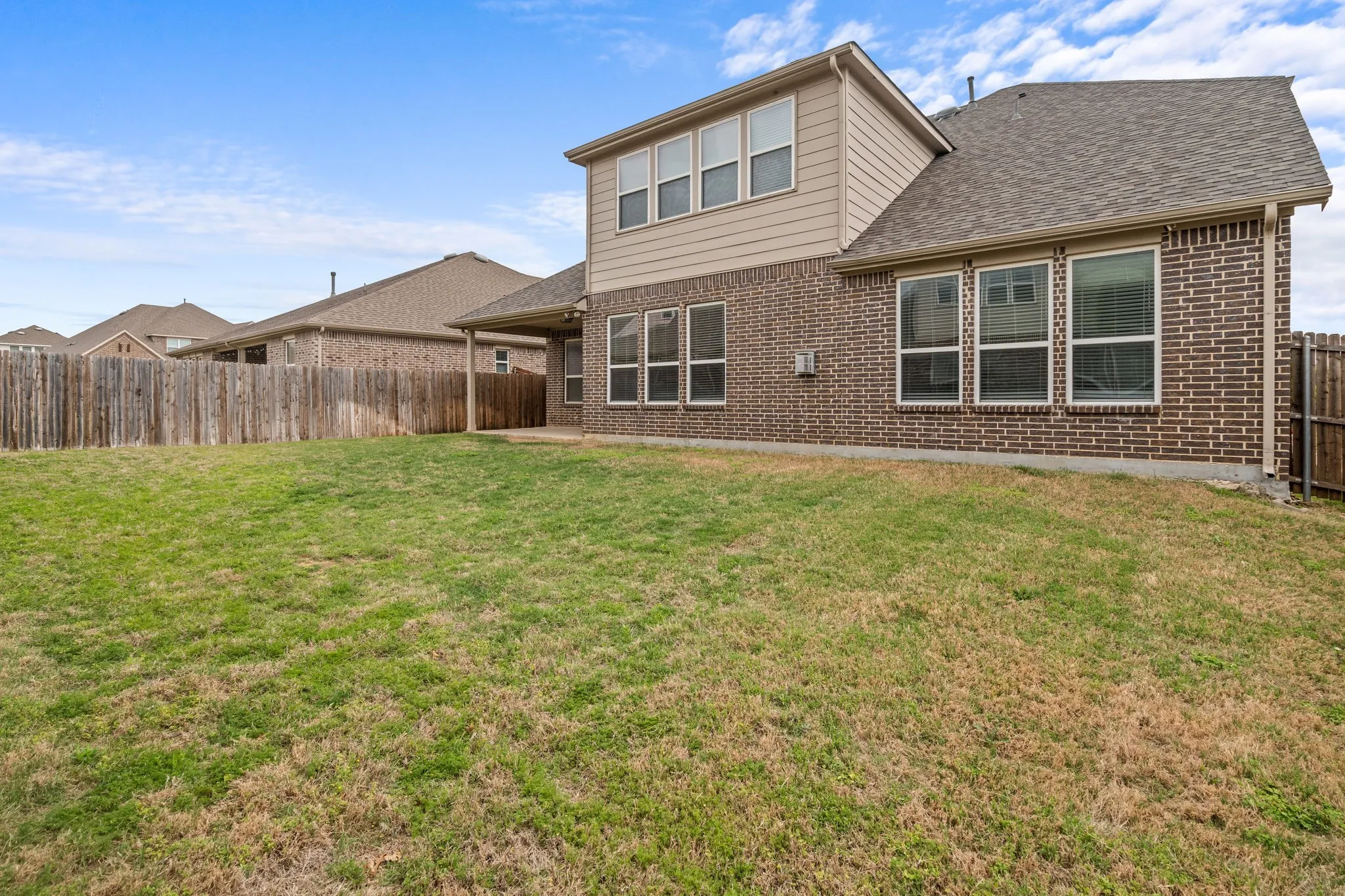 Single Family Residence For Rent in Tarrant County , 1929 Brahorn Lane, Fort Worth, Texas 76131, 4 Bedroom, 4 Bathroom, 3 Garage spaces, 3,474 Sqft, built in 2016, mls#21393806, Real Estate Agent in Fort Worth, Homes For Rent in Tarrant county, Homes For Rent in Fort Worth, Realtor in Fort Worth Texas, Real Estate Brokerage Independent Realty Texas, Luminita Cordes Realtor