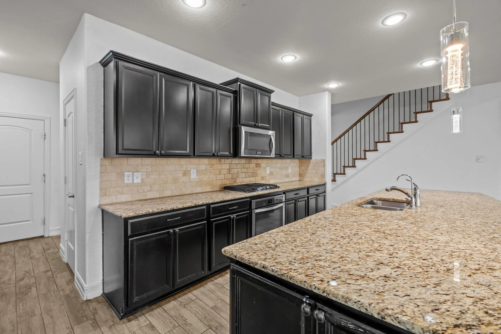 Single Family Residence For Rent in Tarrant County , 1929 Brahorn Lane, Fort Worth, Texas 76131, 4 Bedroom, 4 Bathroom, 3 Garage spaces, 3,474 Sqft, built in 2016, mls#21393806, Real Estate Agent in Fort Worth, Homes For Rent in Tarrant county, Homes For Rent in Fort Worth, Realtor in Fort Worth Texas, Real Estate Brokerage Independent Realty Texas, Luminita Cordes Realtor