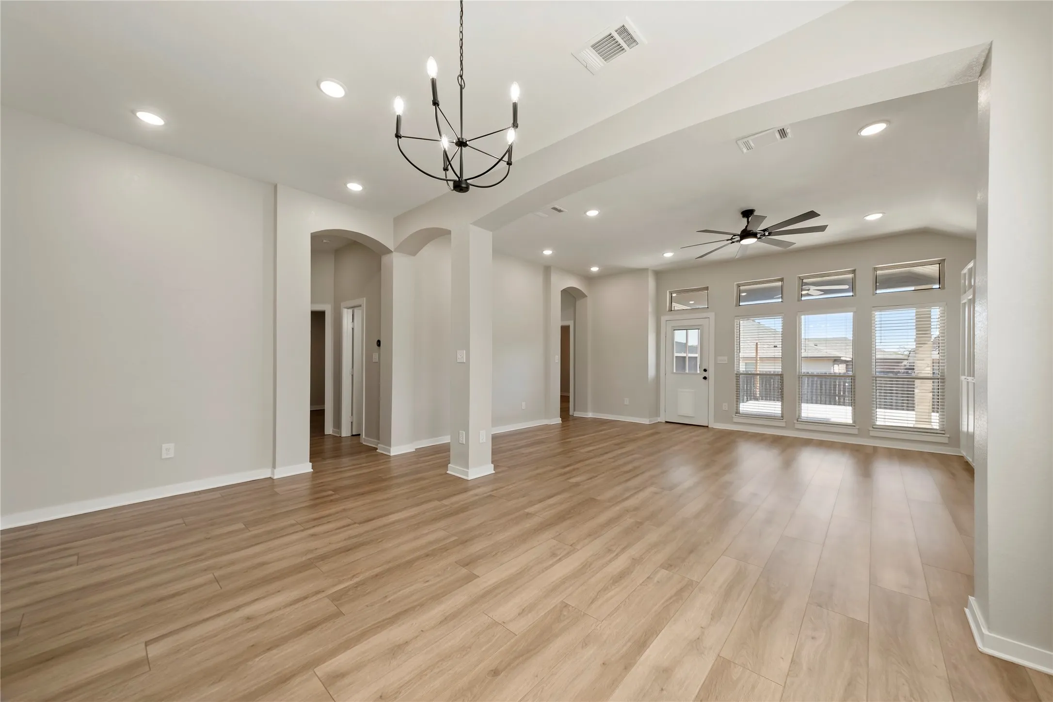 Single Family Residence For Sale in Mc Lennan County , 3108 Gilchrist Drive, Waco, Texas 76655, 4 Bedroom, 2 Bathroom, 3 Garage spaces, 1,877 Sqft, built in 2018, mls#21399964, Real Estate Agent in Waco, Homes For Sale in Mc Lennan county, Homes For Sale in Waco, Realtor in Waco Texas, Real Estate Brokerage Independent Realty Texas, Luminita Cordes Realtor