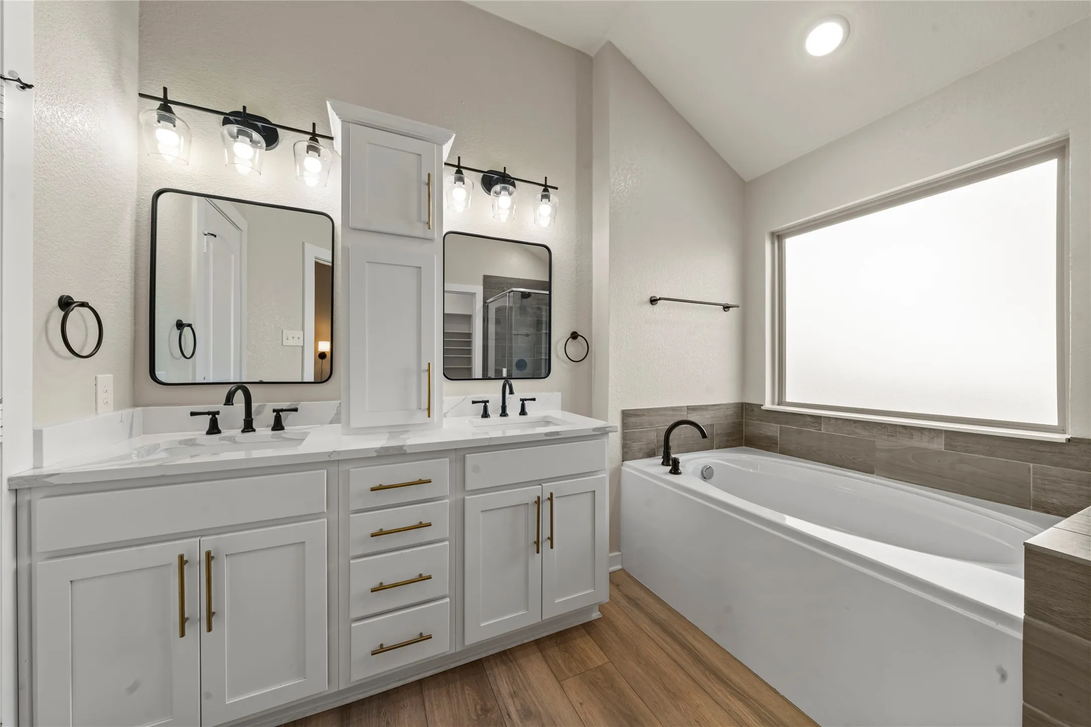 Single Family Residence For Sale in Mc Lennan County , 3108 Gilchrist Drive, Waco, Texas 76655, 4 Bedroom, 2 Bathroom, 3 Garage spaces, 1,877 Sqft, built in 2018, mls#21399964, Real Estate Agent in Waco, Homes For Sale in Mc Lennan county, Homes For Sale in Waco, Realtor in Waco Texas, Real Estate Brokerage Independent Realty Texas, Luminita Cordes Realtor