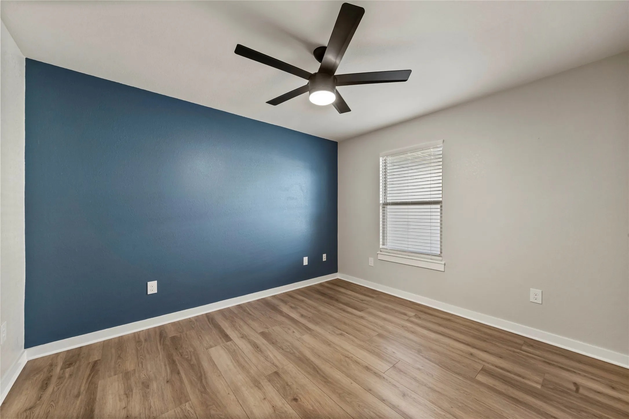Single Family Residence For Sale in Mc Lennan County , 3108 Gilchrist Drive, Waco, Texas 76655, 4 Bedroom, 2 Bathroom, 3 Garage spaces, 1,877 Sqft, built in 2018, mls#21399964, Real Estate Agent in Waco, Homes For Sale in Mc Lennan county, Homes For Sale in Waco, Realtor in Waco Texas, Real Estate Brokerage Independent Realty Texas, Luminita Cordes Realtor